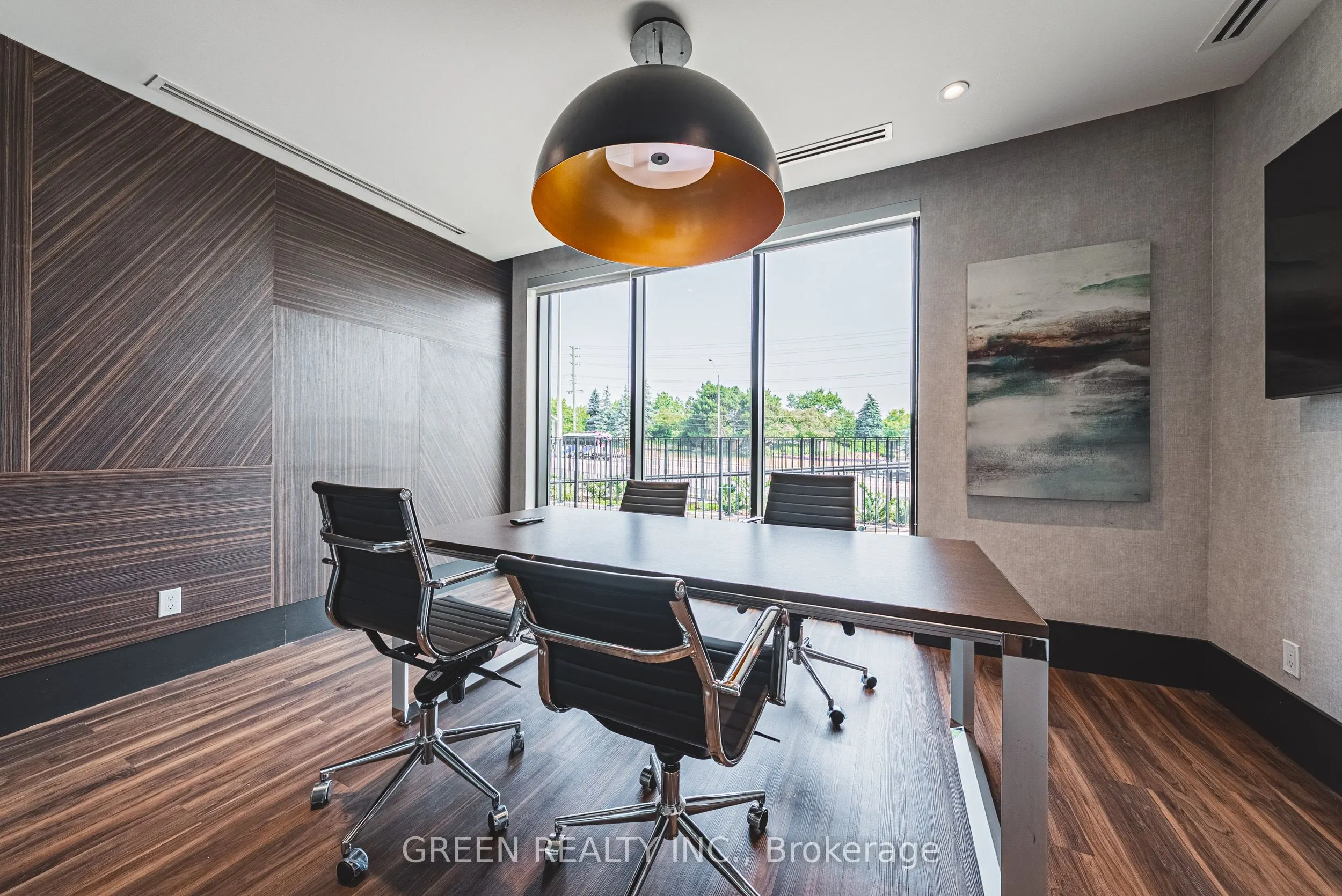 291 Queens Avenue, #105