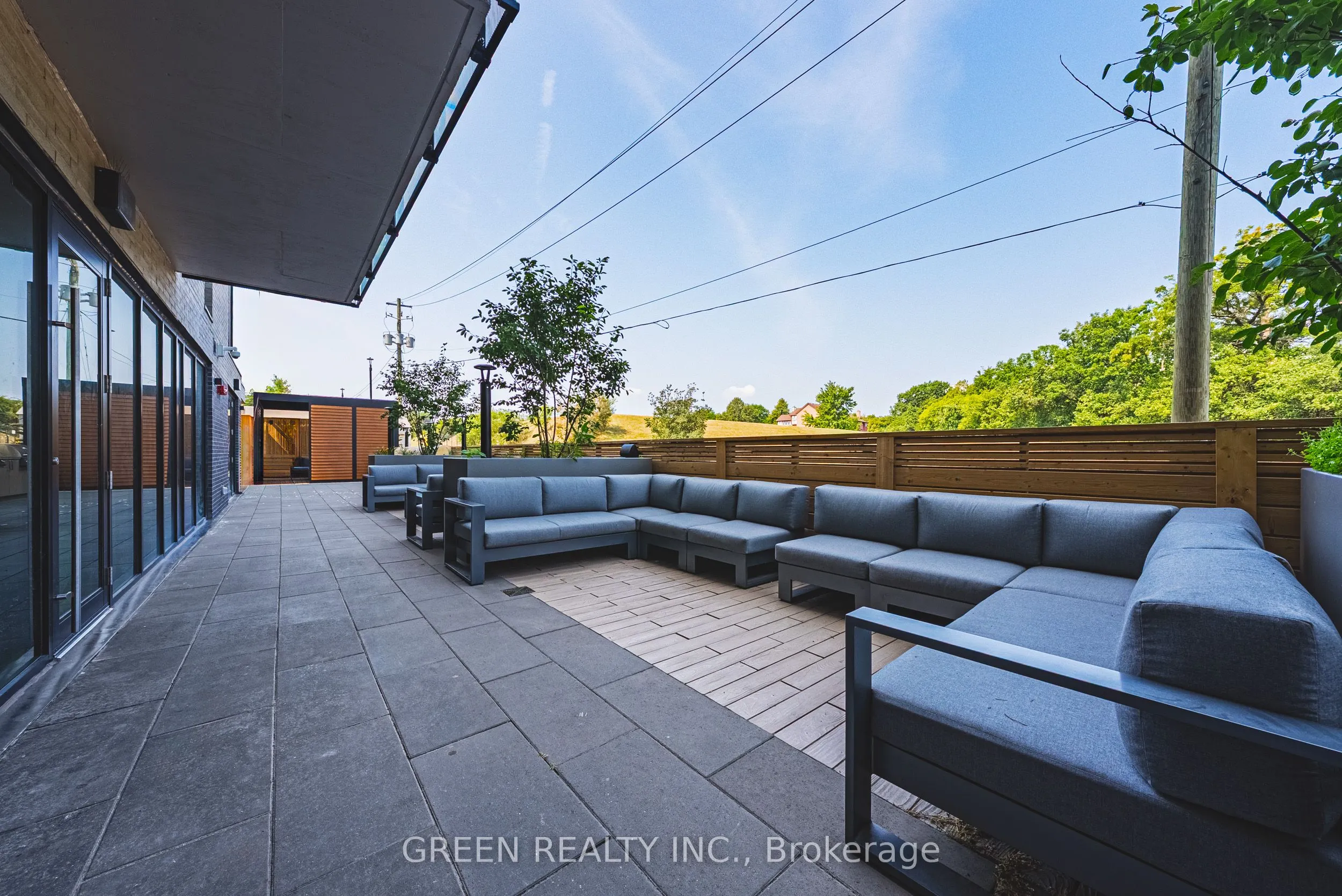 291 Queens Avenue, #105
