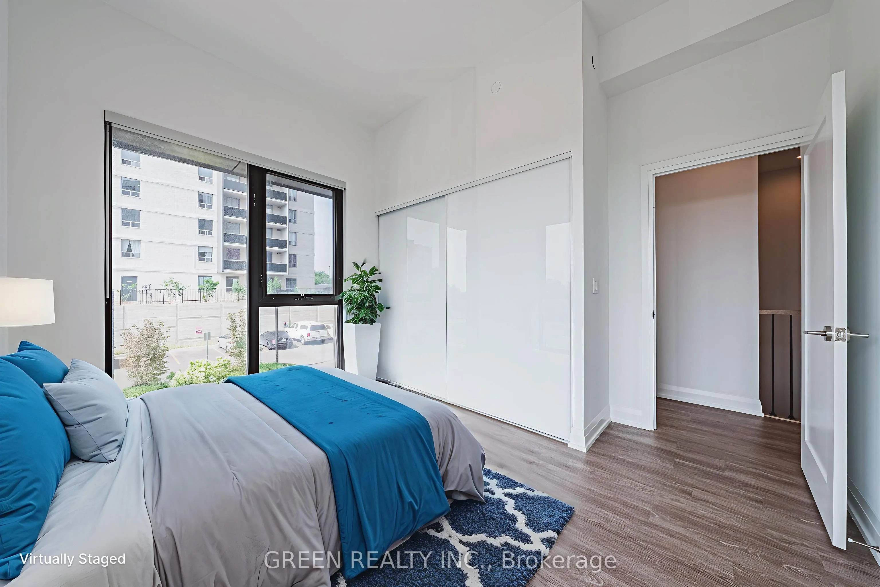 291 Queens Avenue, #105