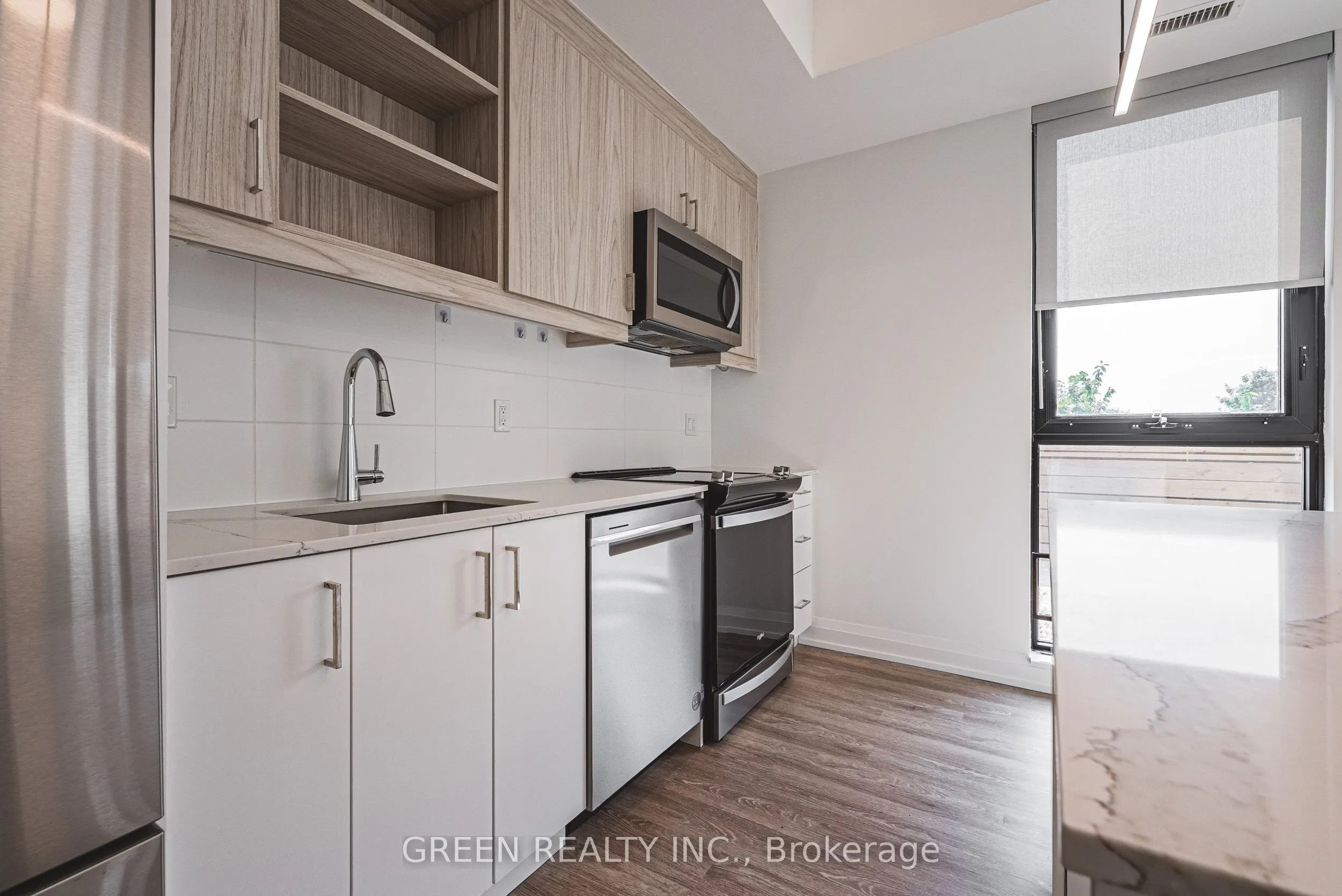 291 Queens Avenue, #105