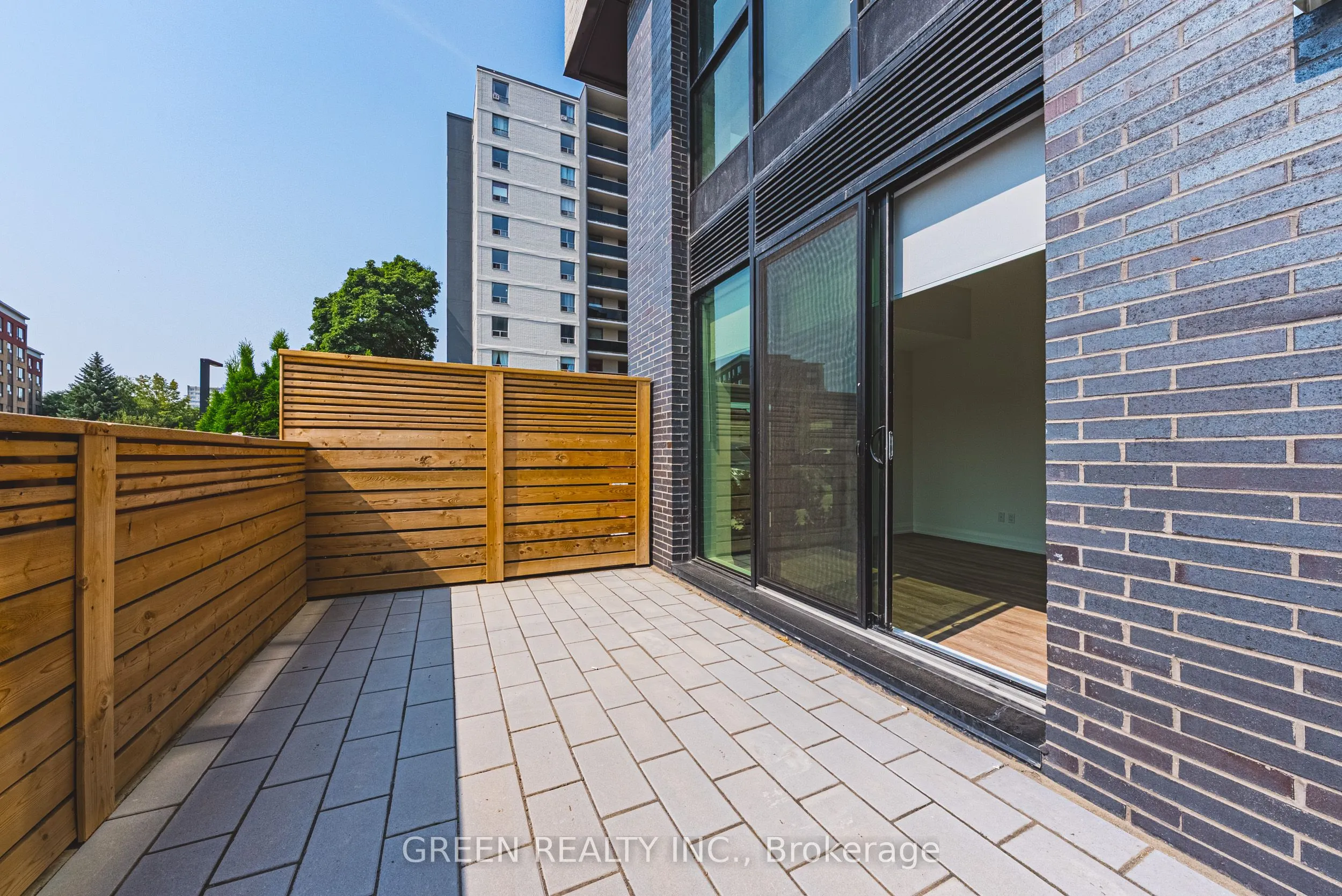 291 Queens Avenue, #105