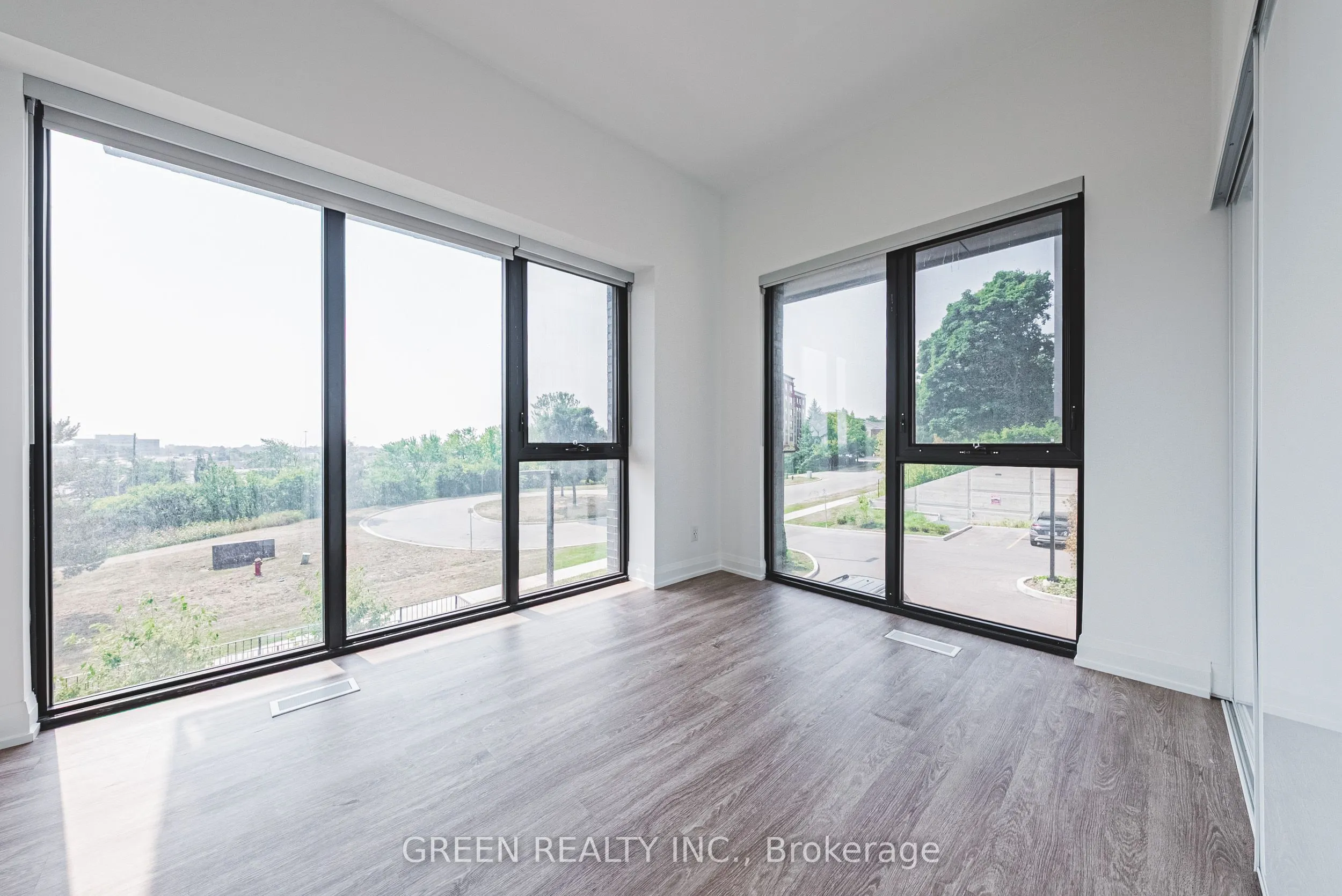 291 Queens Avenue, #105