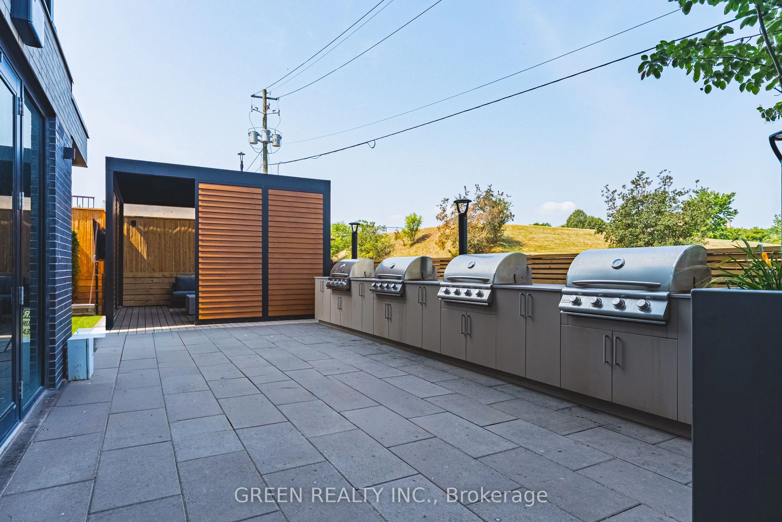 291 Queens Avenue, #105