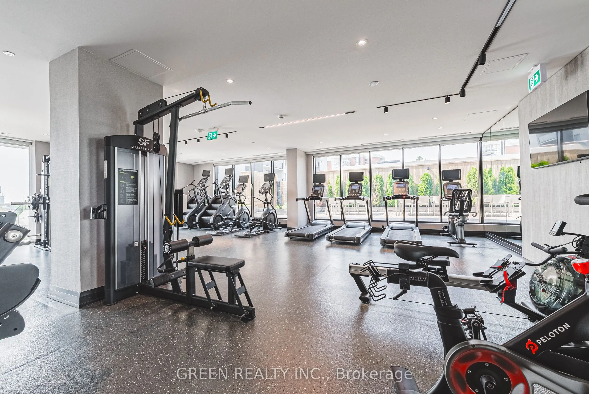 291 Queens Avenue, #105