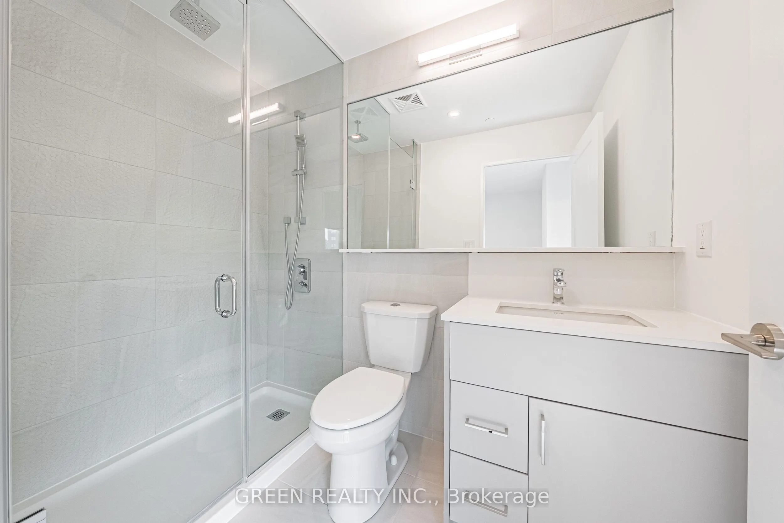 291 Queens Avenue, #105