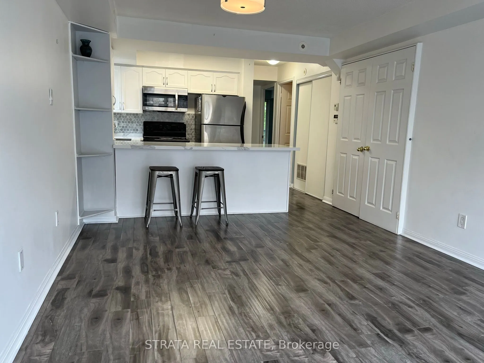 85 George Appleton Way, #2042