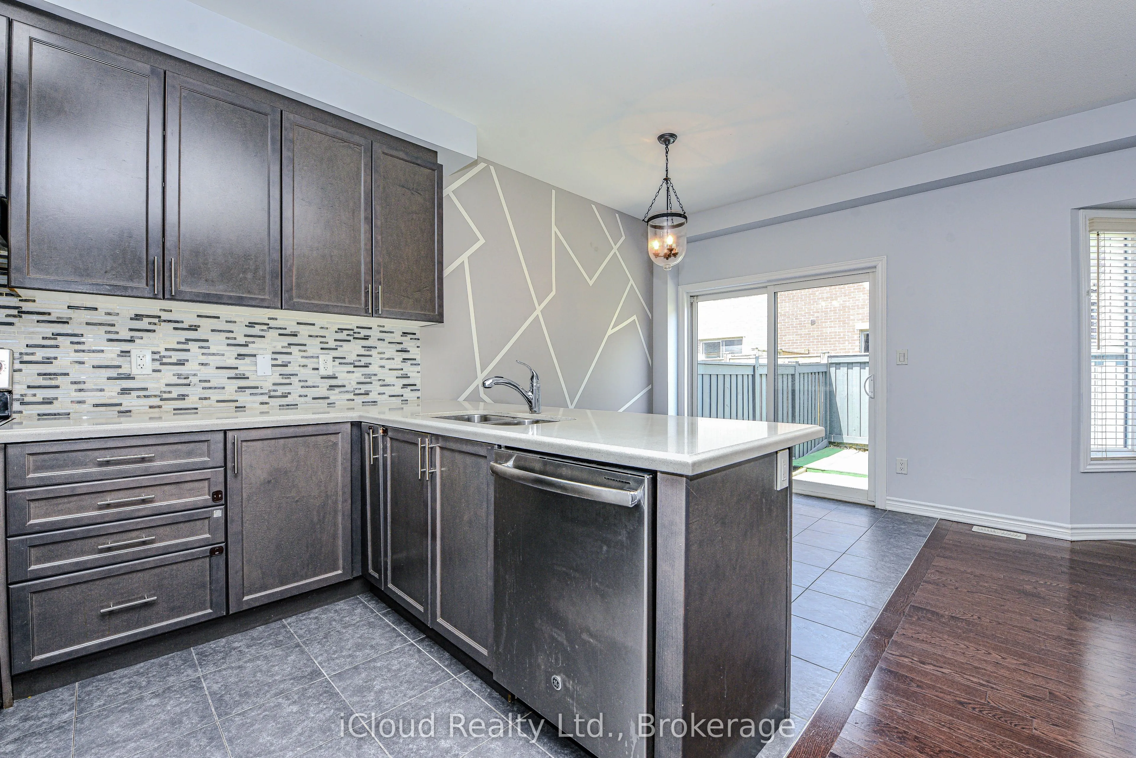 29 Gammon Crescent S
