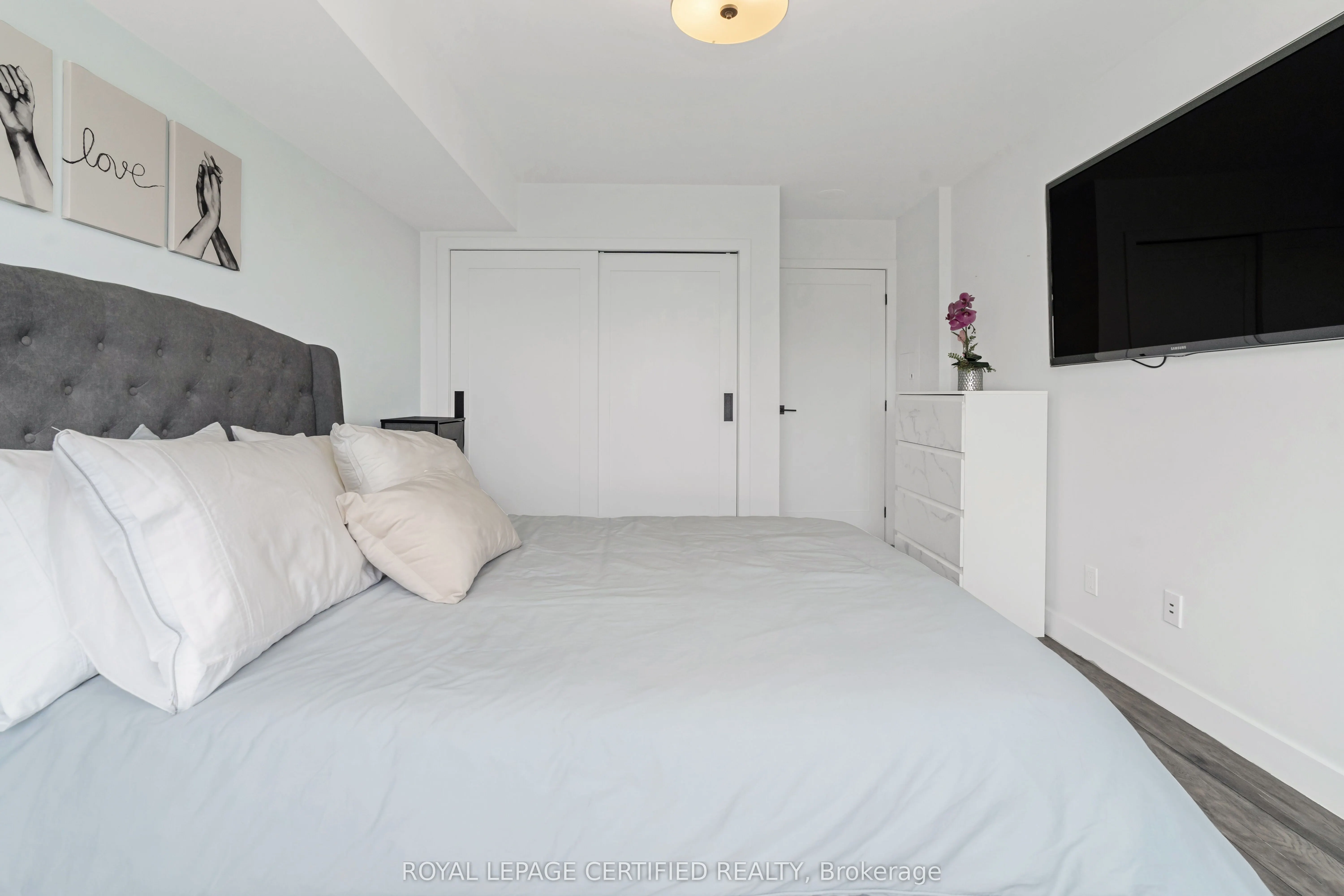 25 Kingsbridge Garden Circle, #1527