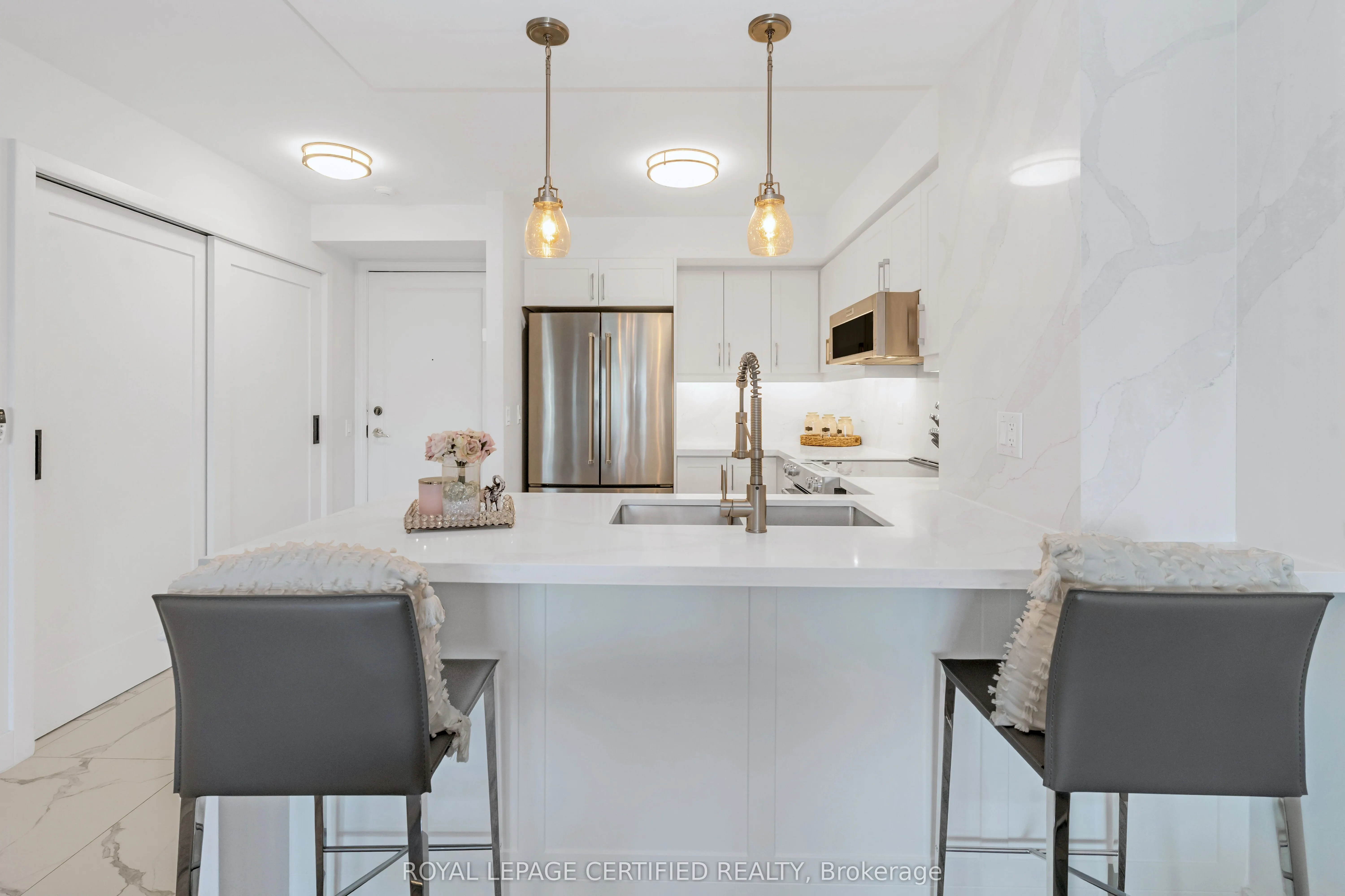 25 Kingsbridge Garden Circle, #1527