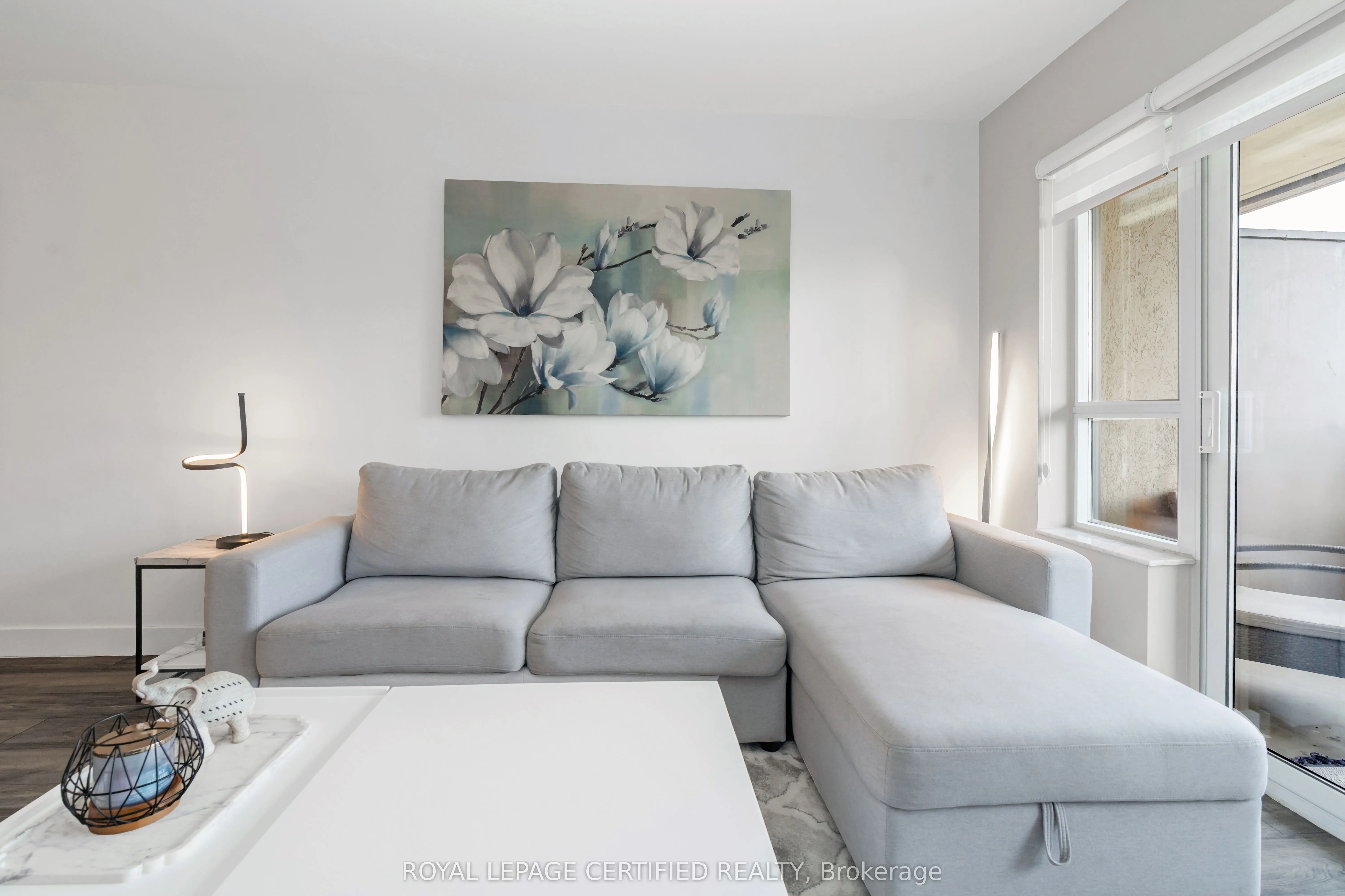 25 Kingsbridge Garden Circle, #1527