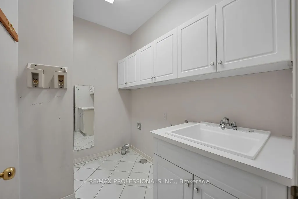 2228 Turnberry Road, #5