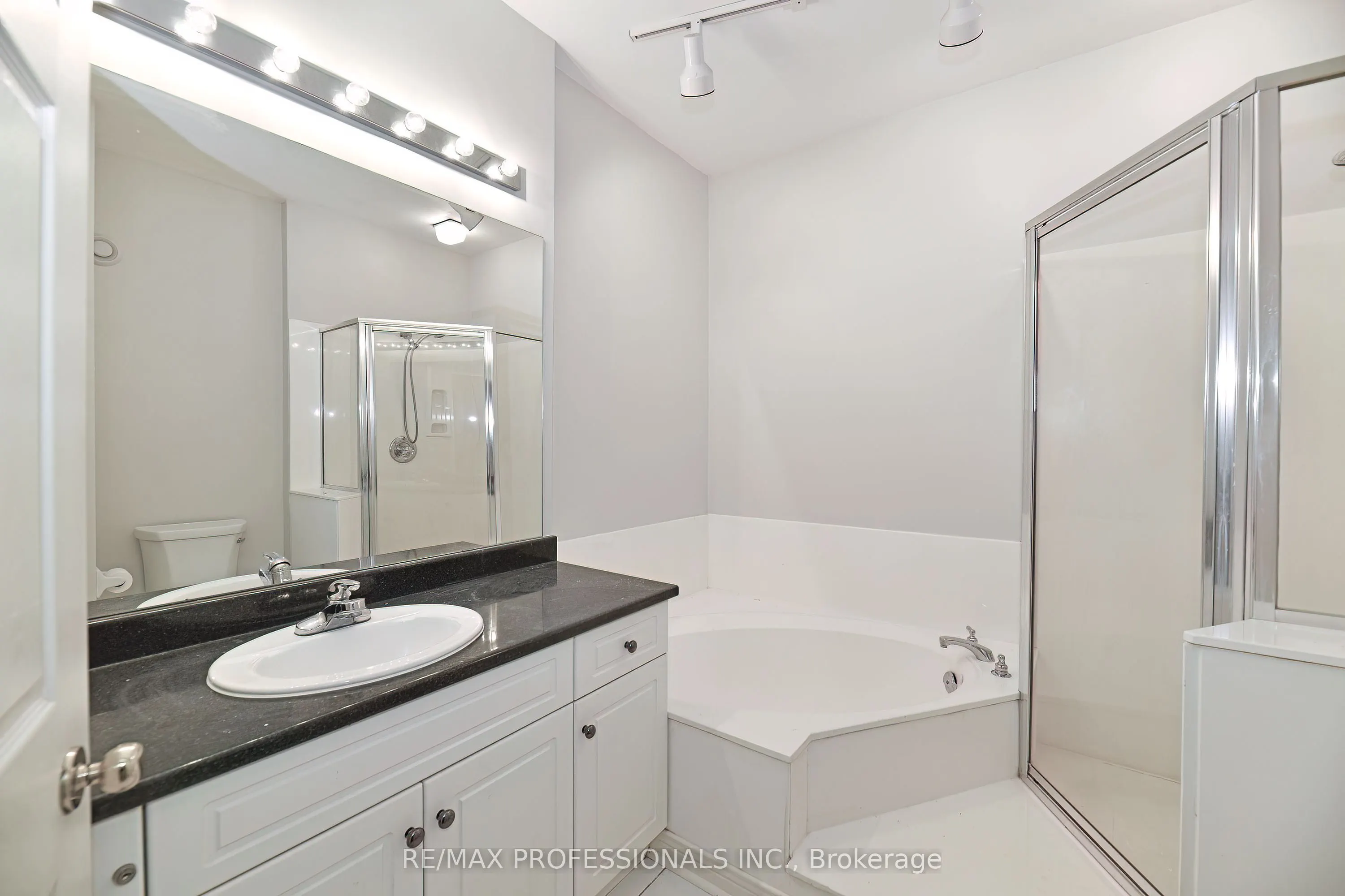 2228 Turnberry Road, #5