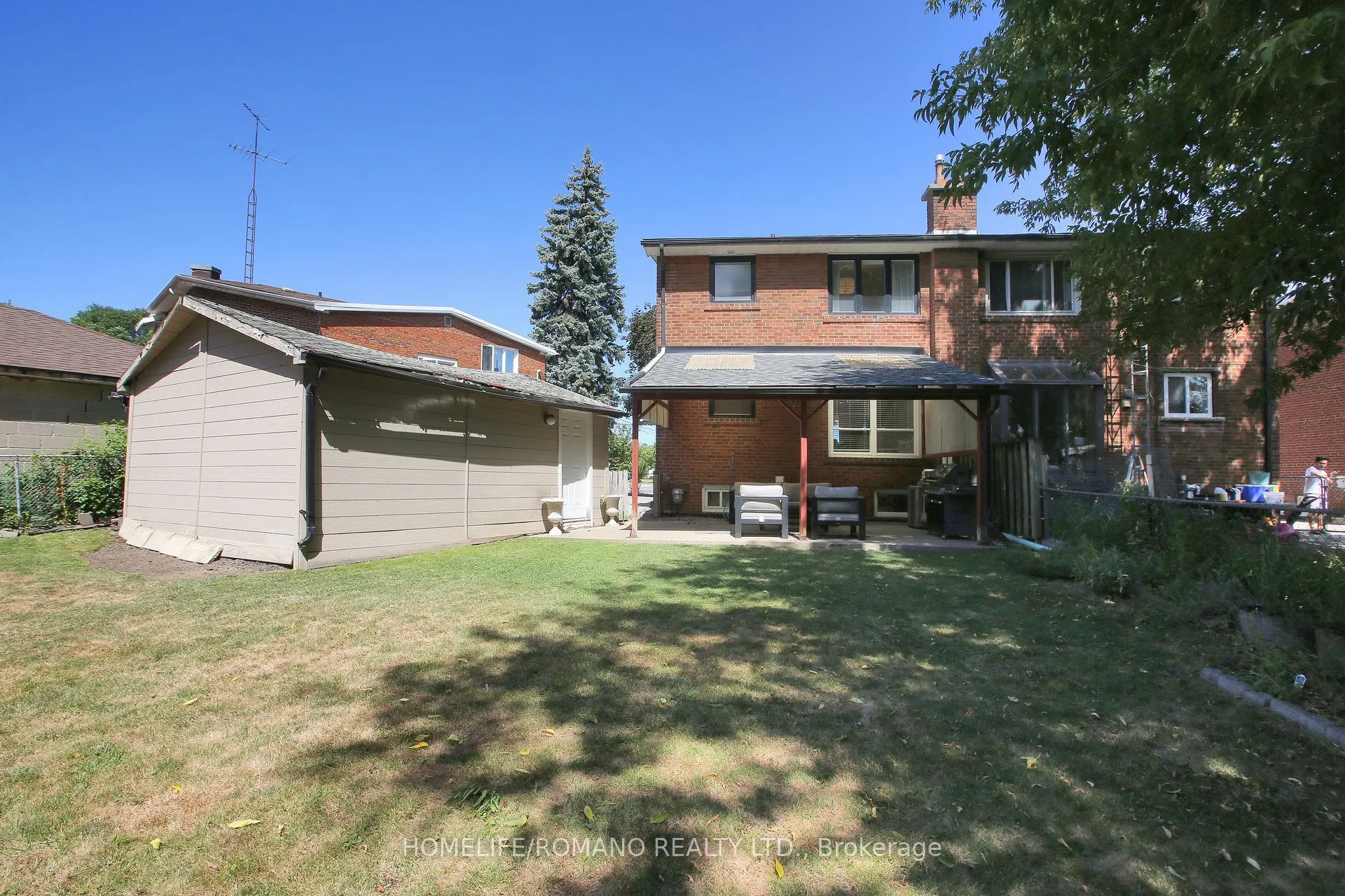 72 Deverell Crescent