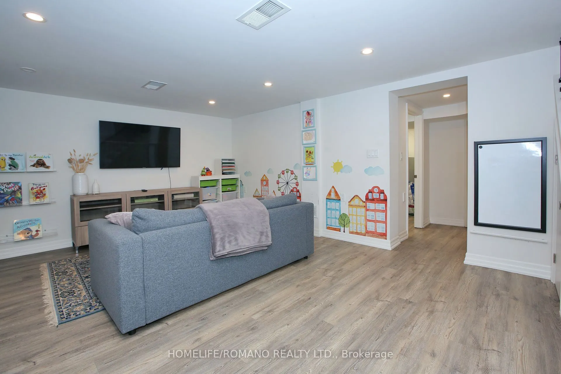 72 Deverell Crescent