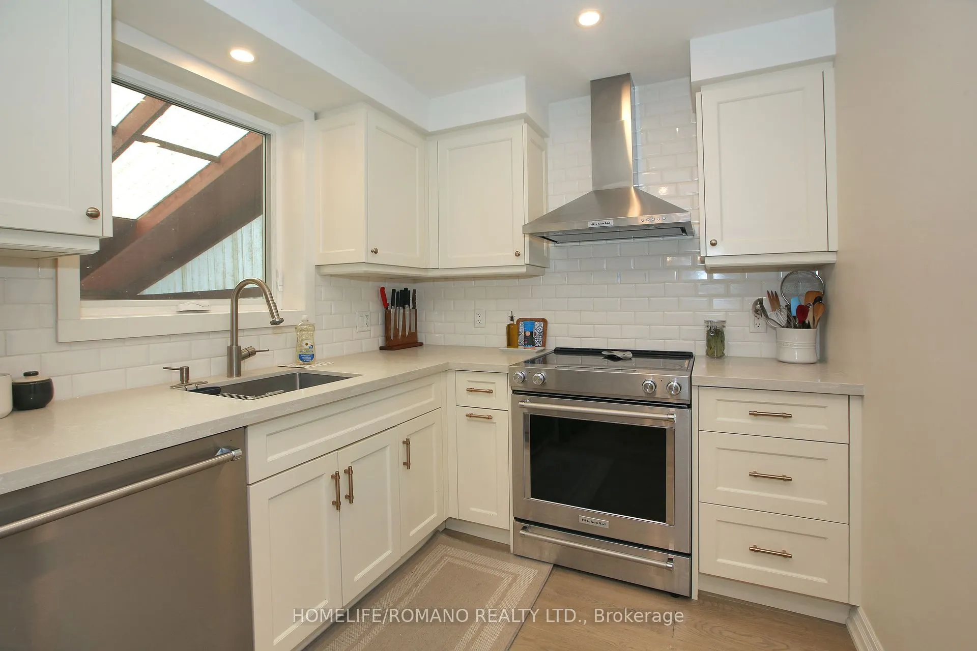 72 Deverell Crescent