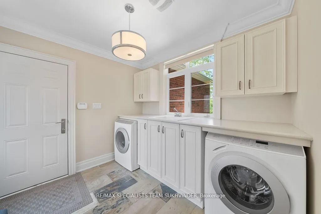 37 Doctor Reynar Road