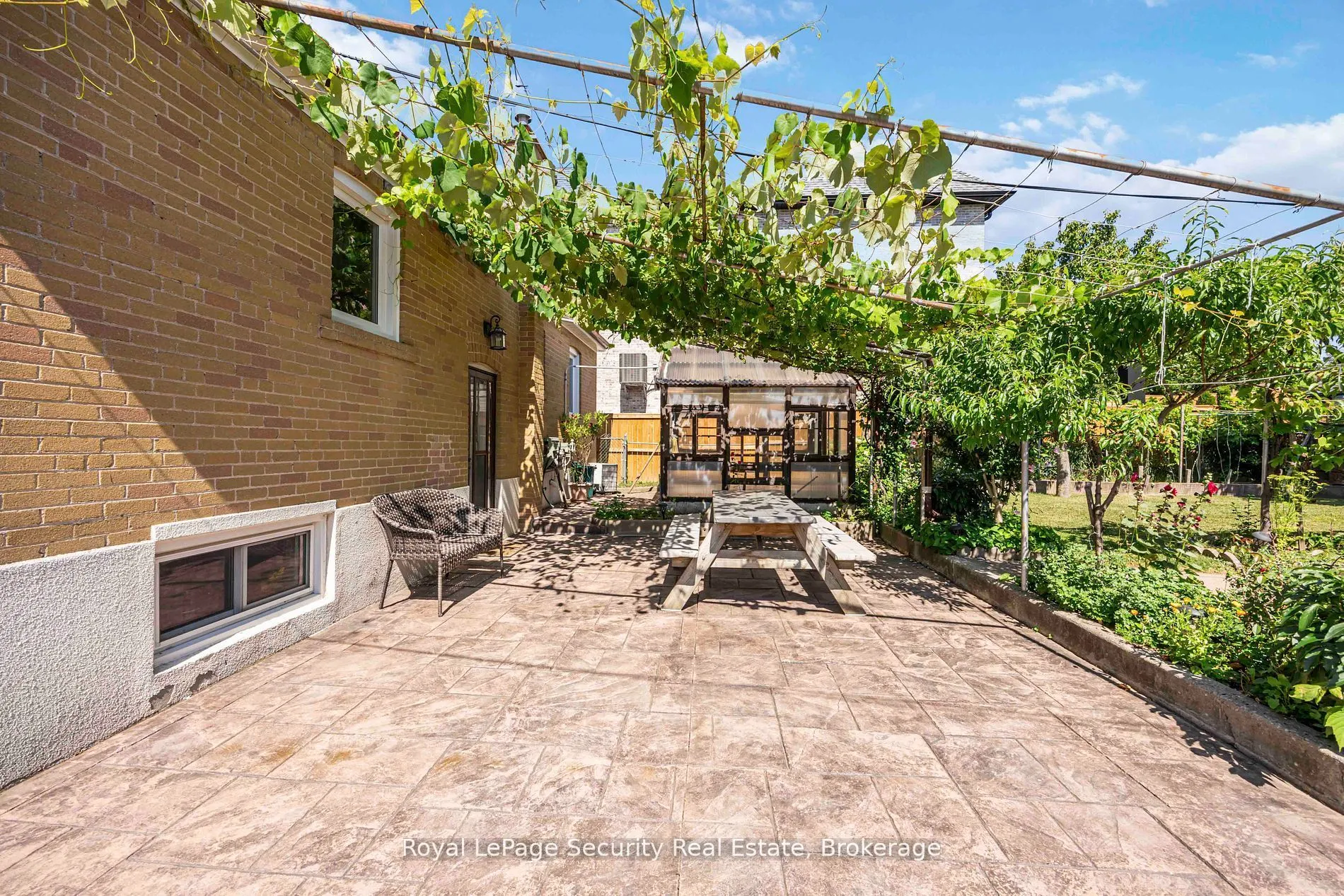 405 Rustic Road