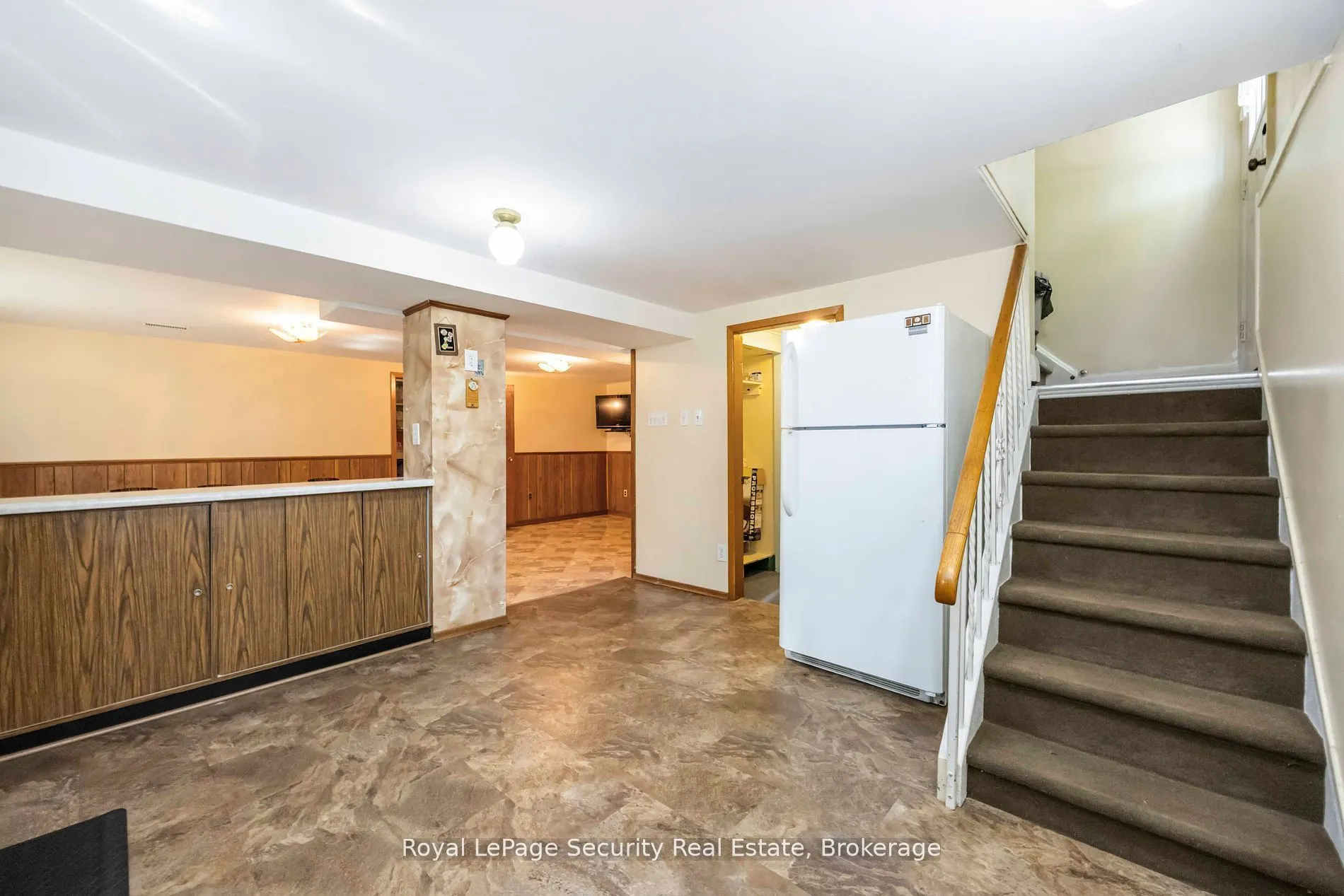 405 Rustic Road