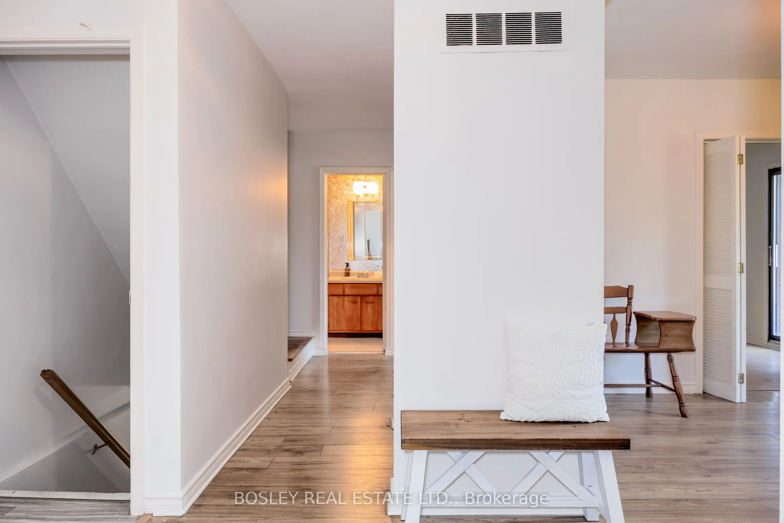 4345 Bloor Street W, #60
