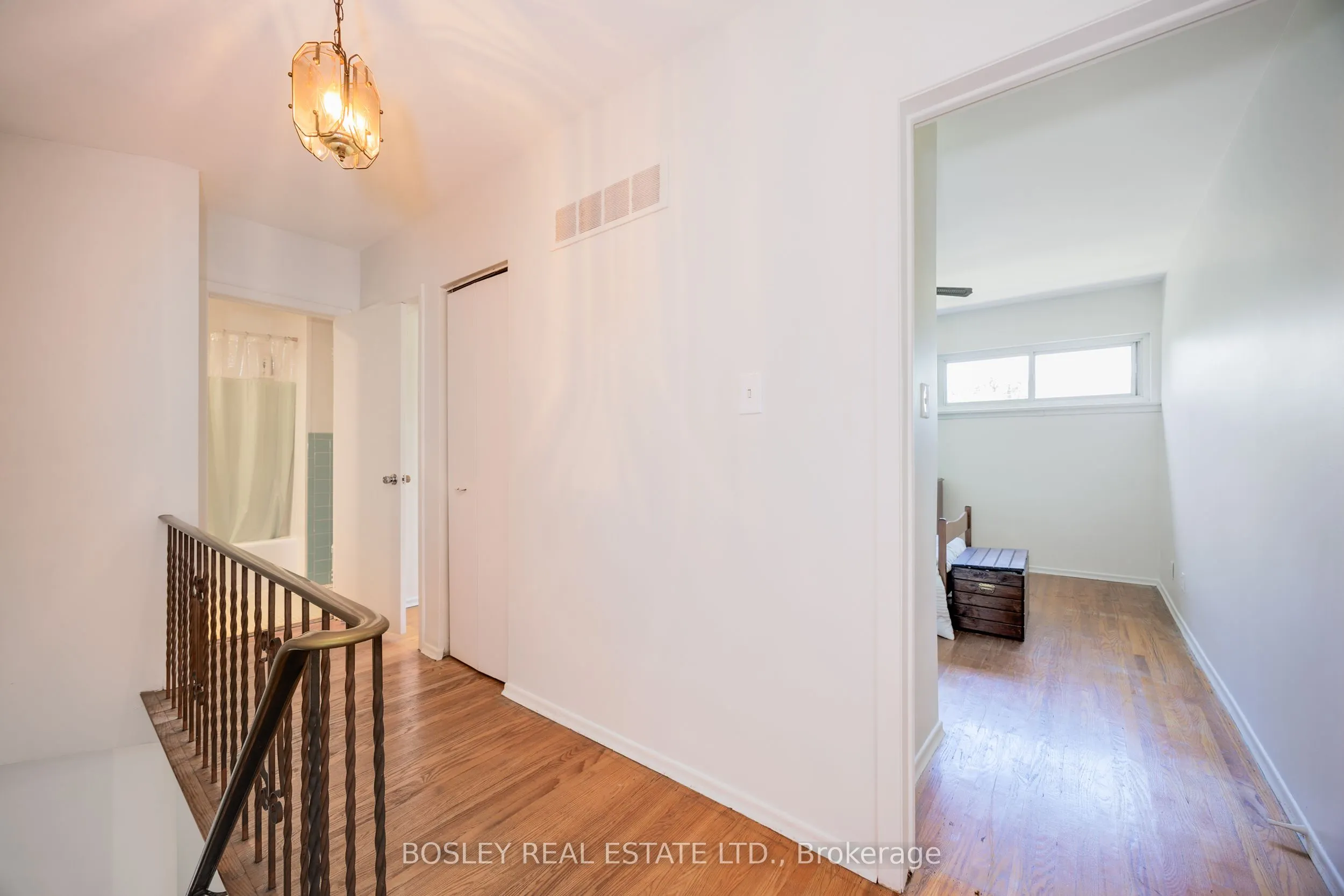 4345 Bloor Street W, #60