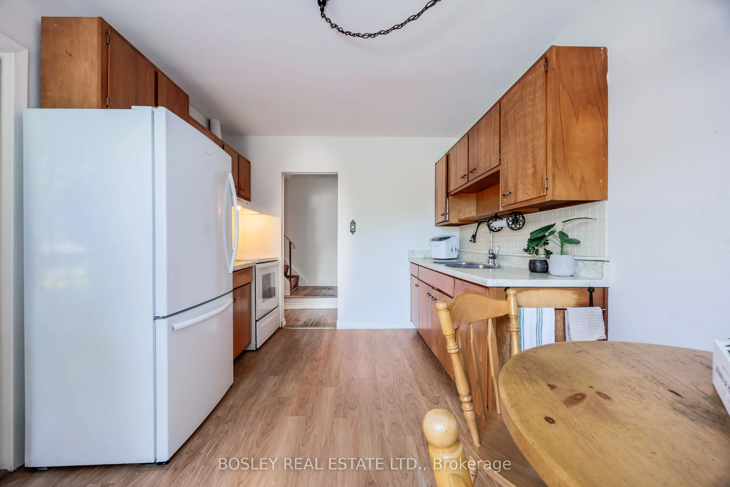4345 Bloor Street W, #60