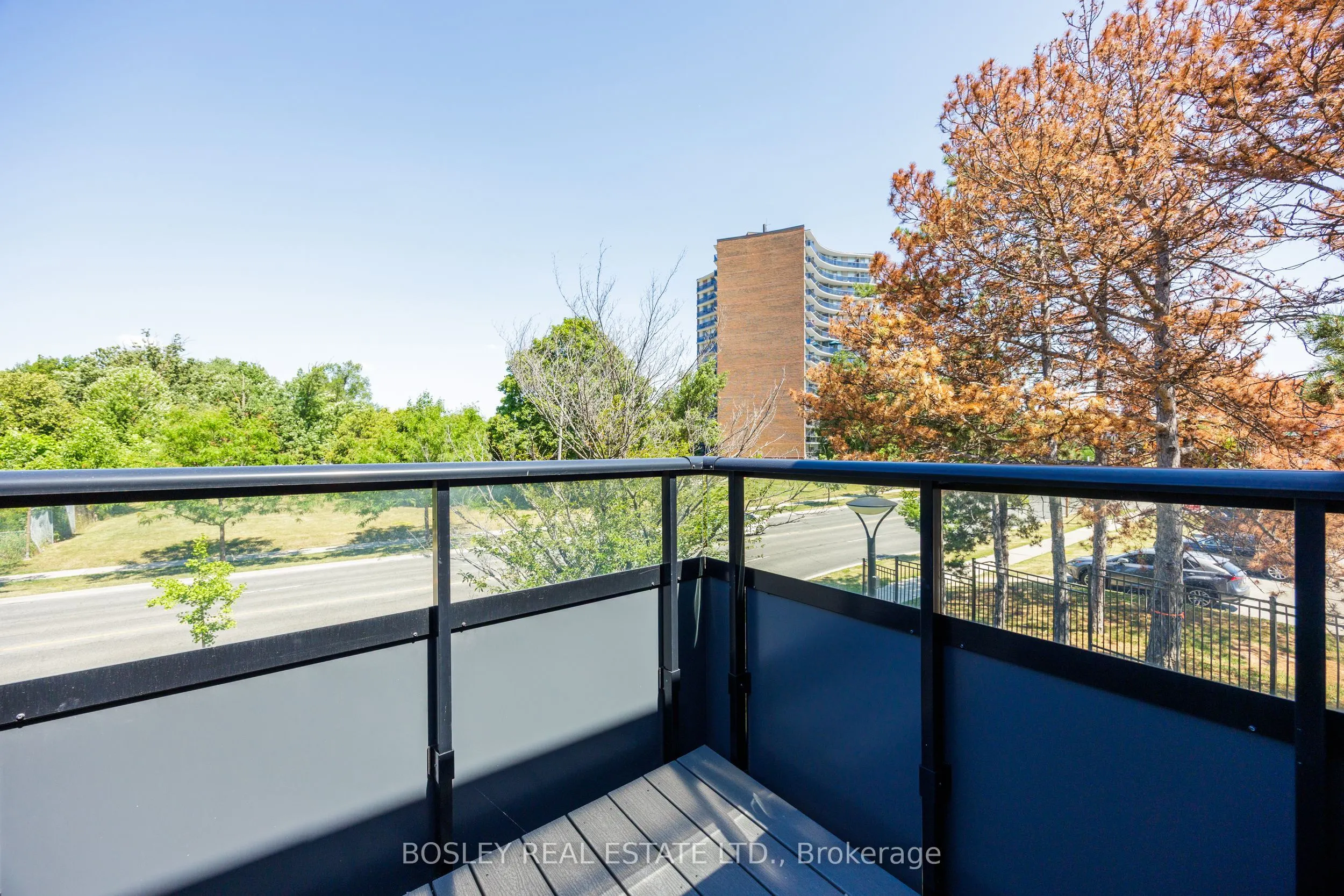 4345 Bloor Street W, #60
