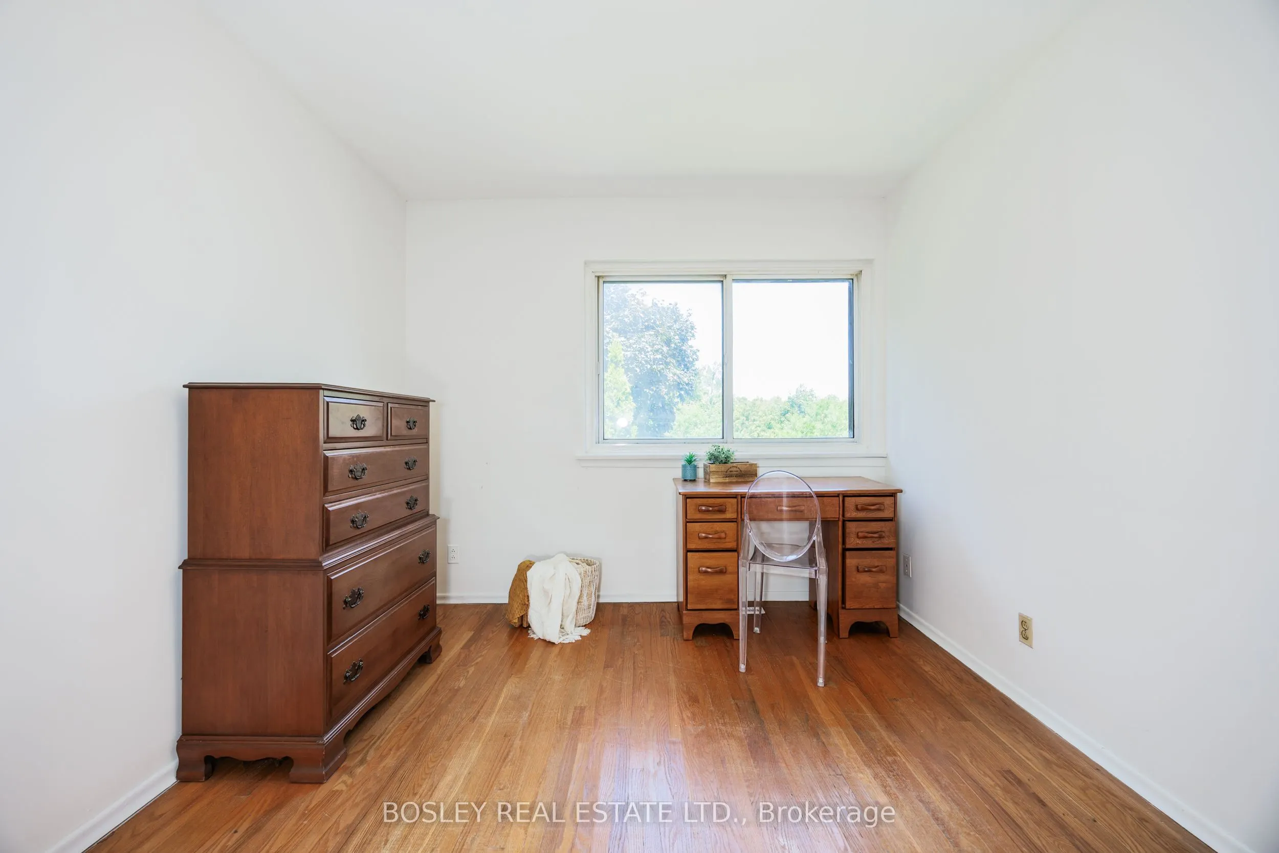 4345 Bloor Street W, #60