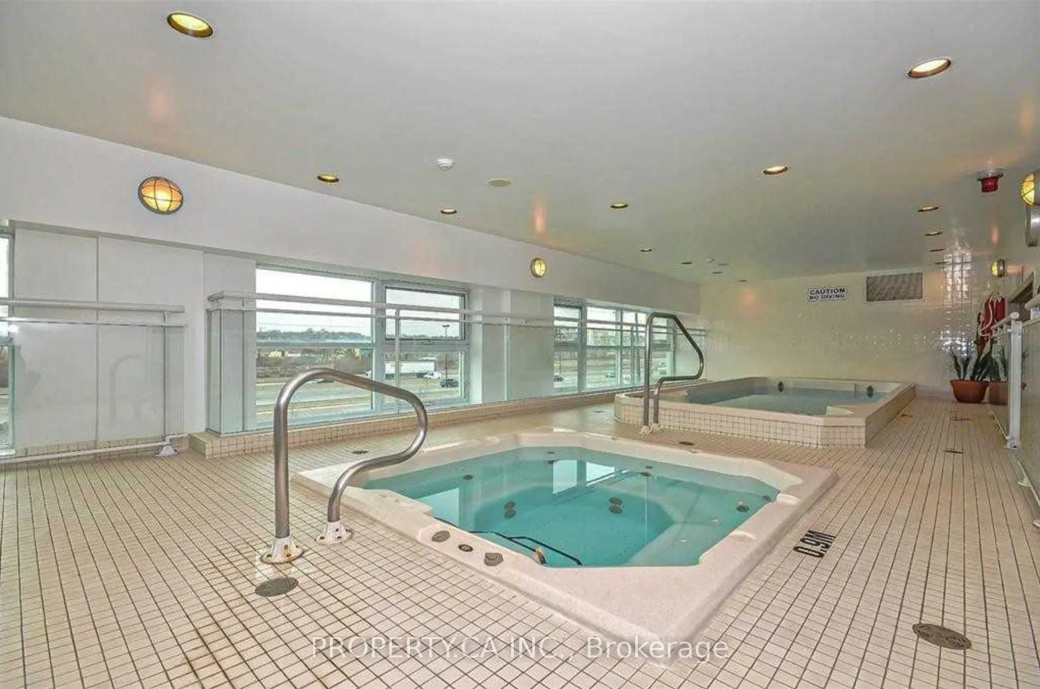 2067 Lakeshore Boulevard W, #506
