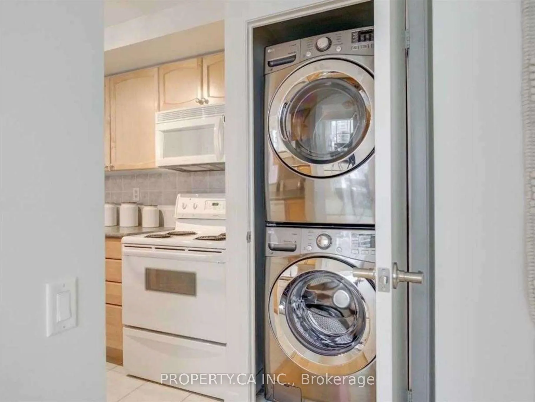 2067 Lakeshore Boulevard W, #506