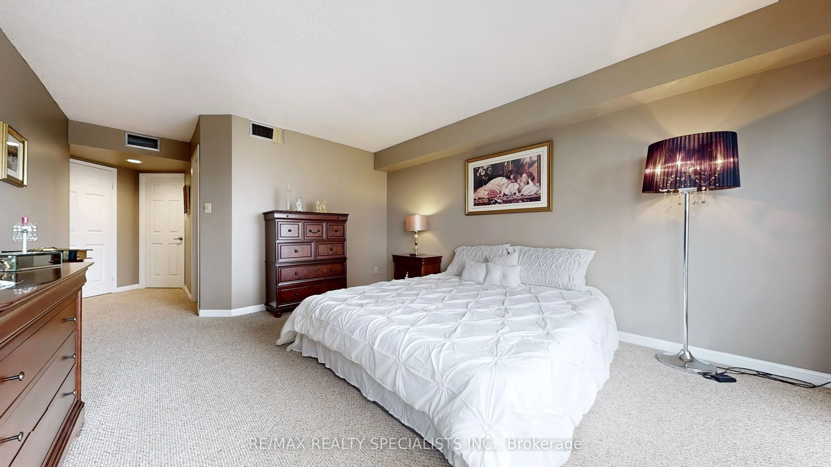 45 Kingsbridge Garden Circle, #2008