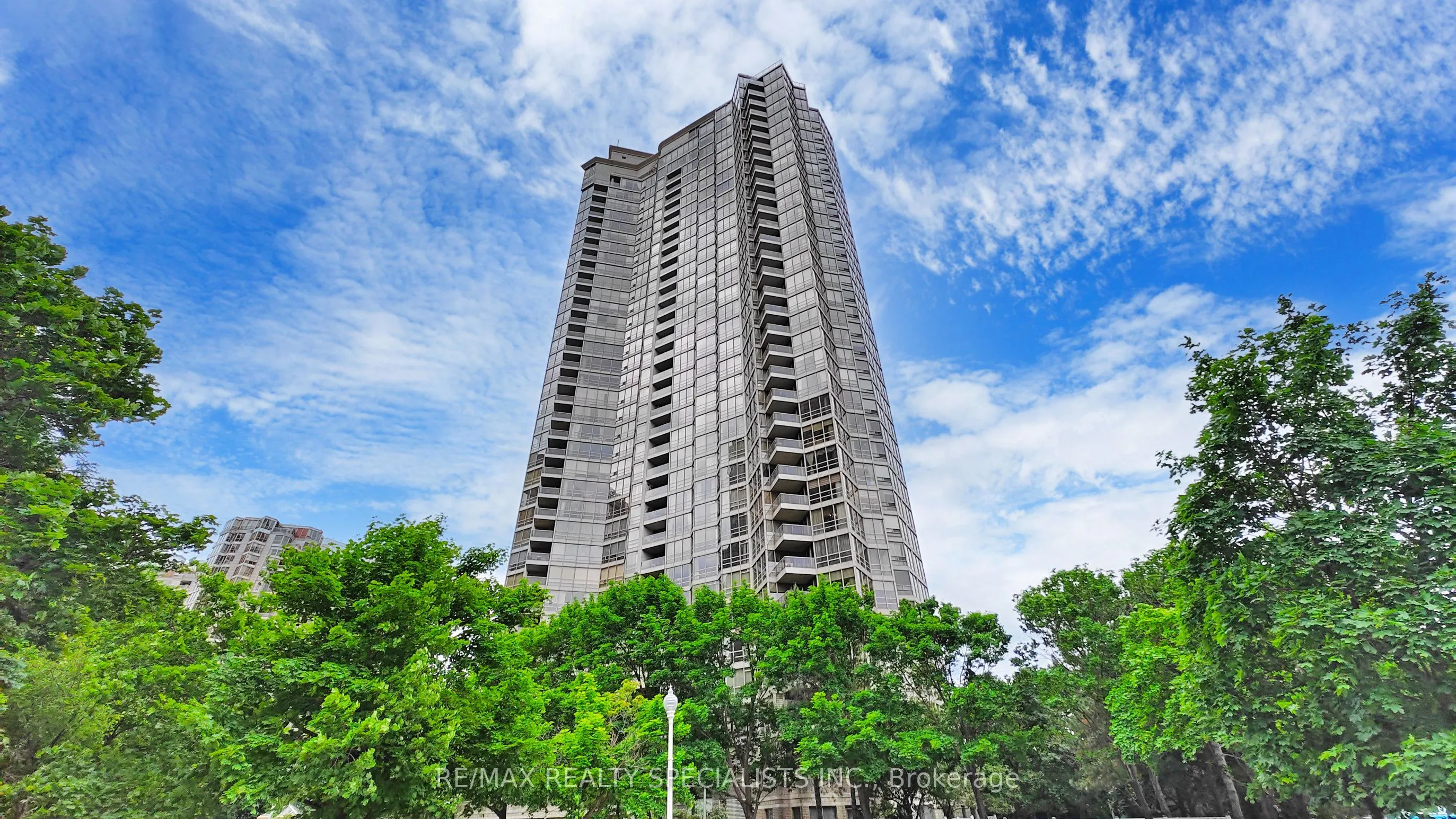 45 Kingsbridge Garden Circle, #2008
