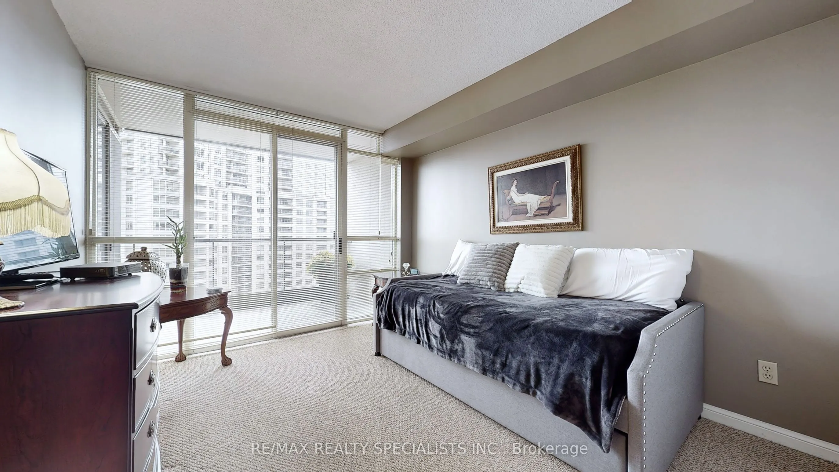 45 Kingsbridge Garden Circle, #2008