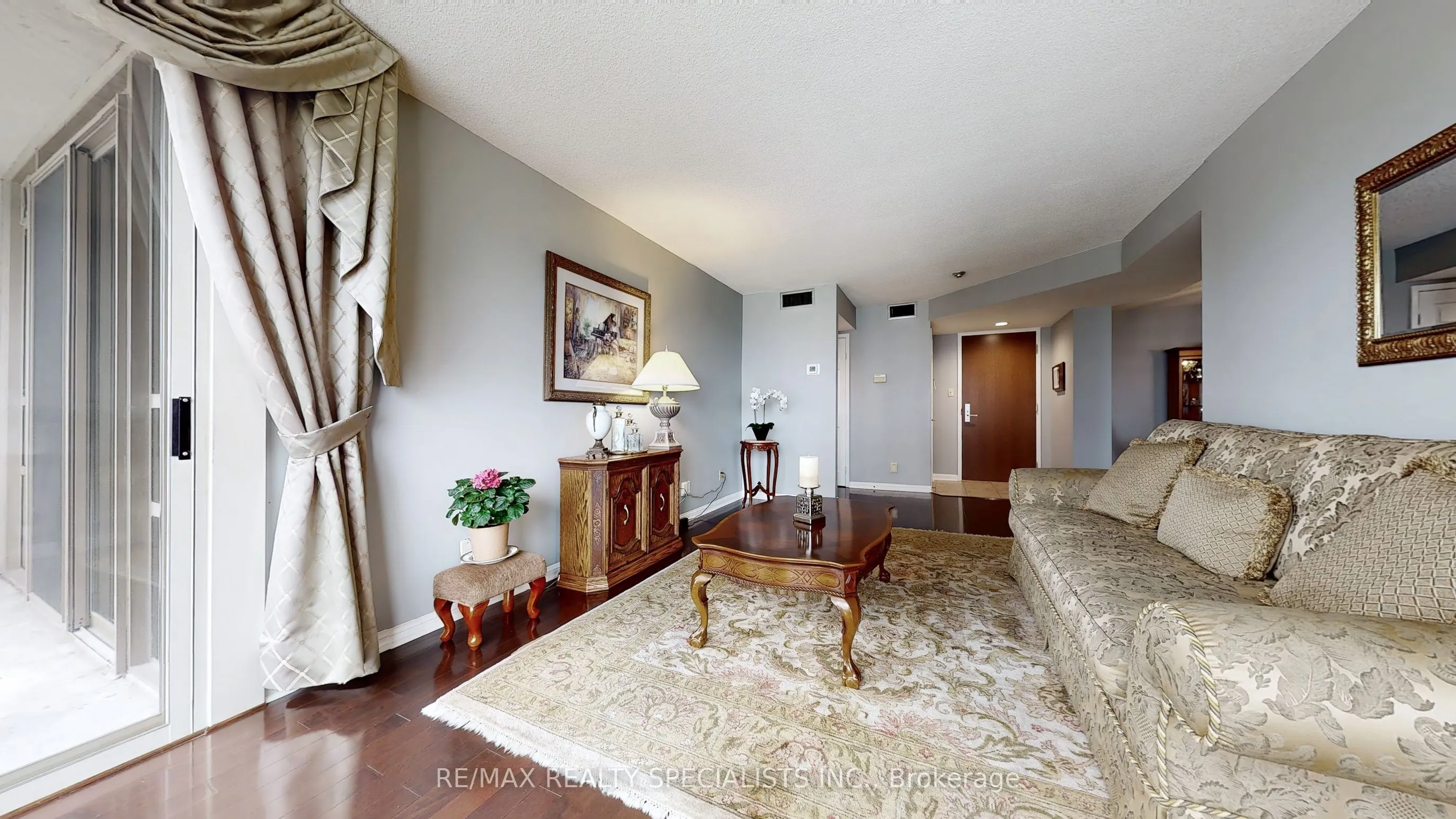 45 Kingsbridge Garden Circle, #2008