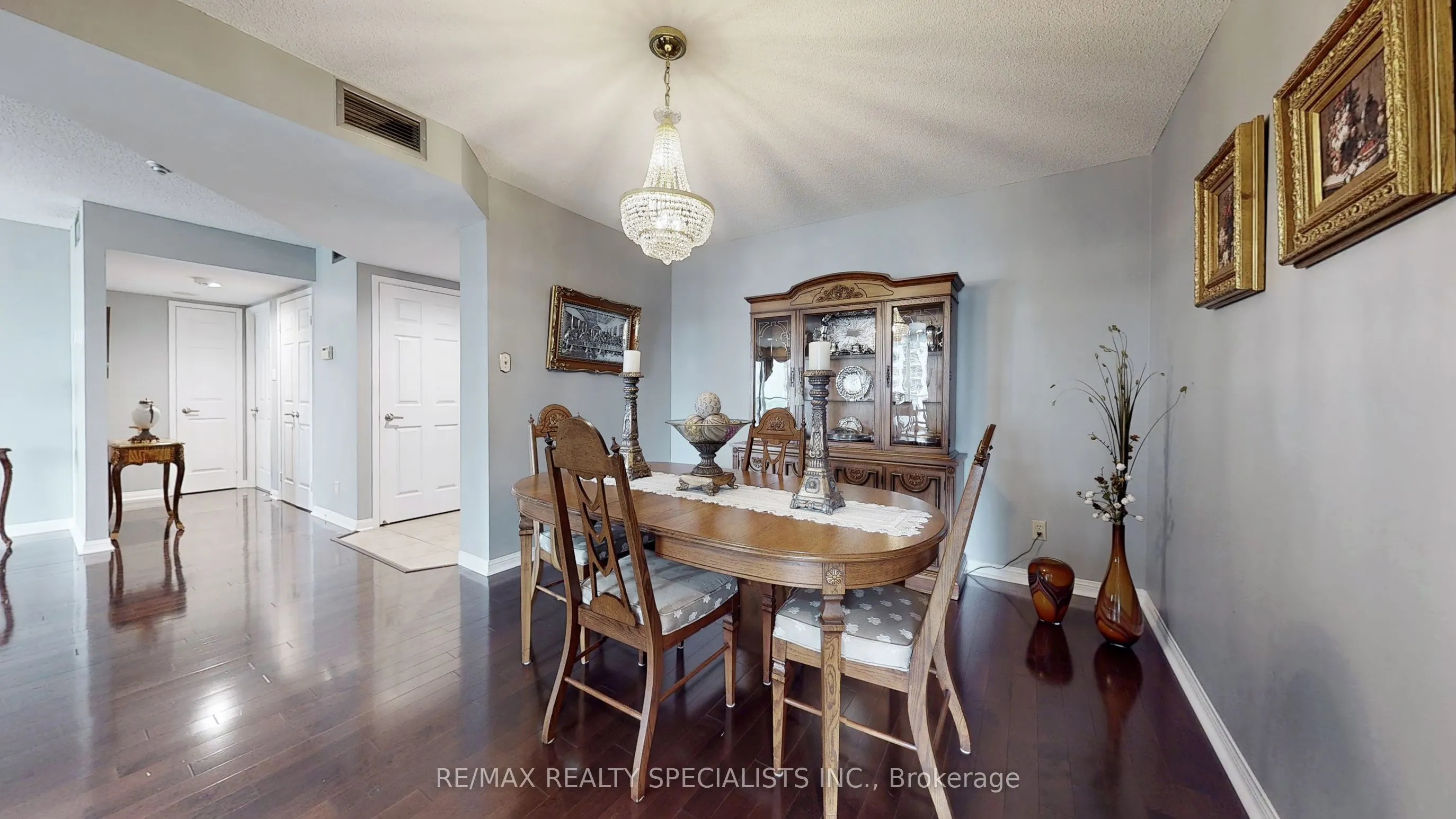 45 Kingsbridge Garden Circle, #2008
