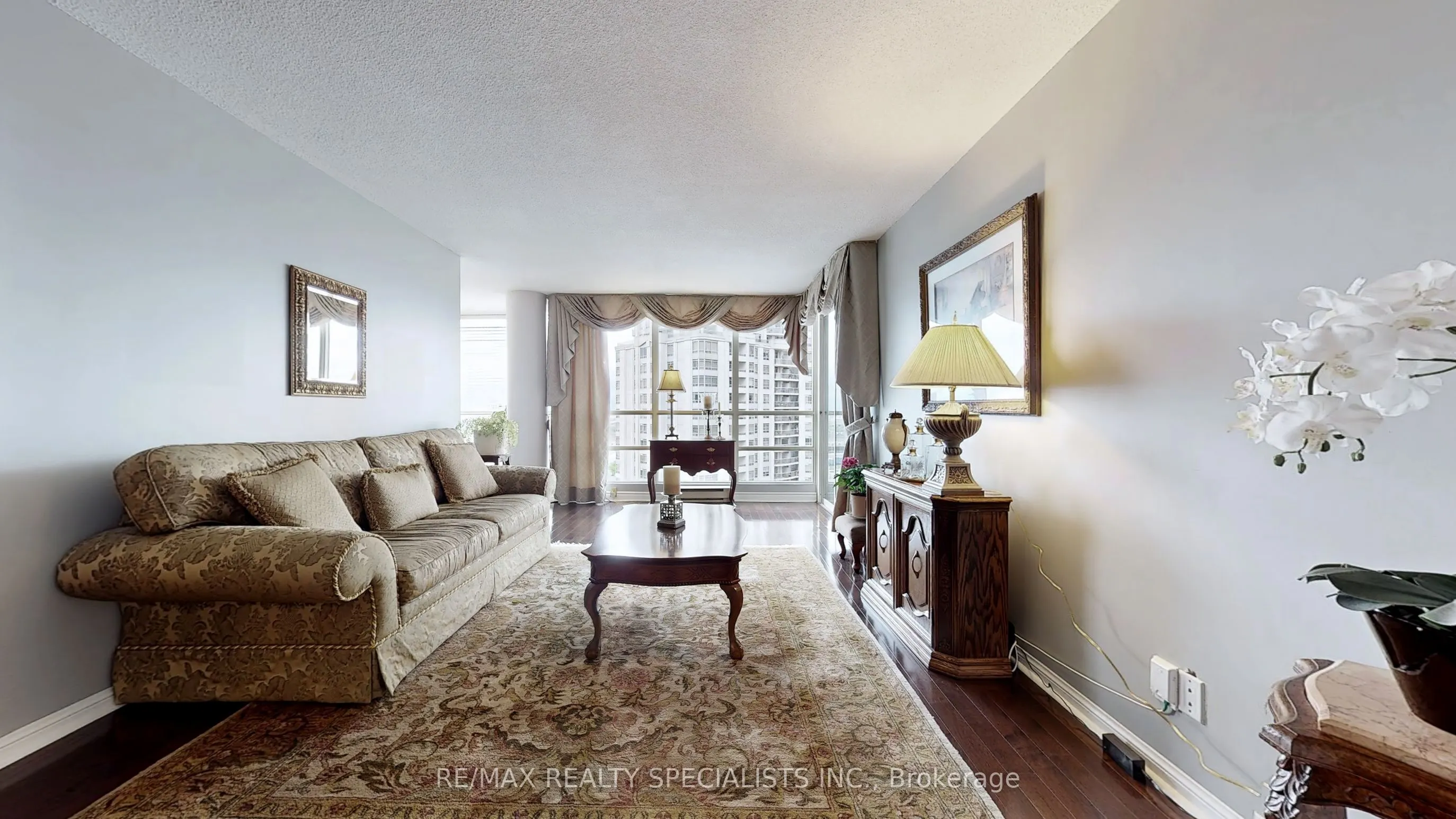 45 Kingsbridge Garden Circle, #2008