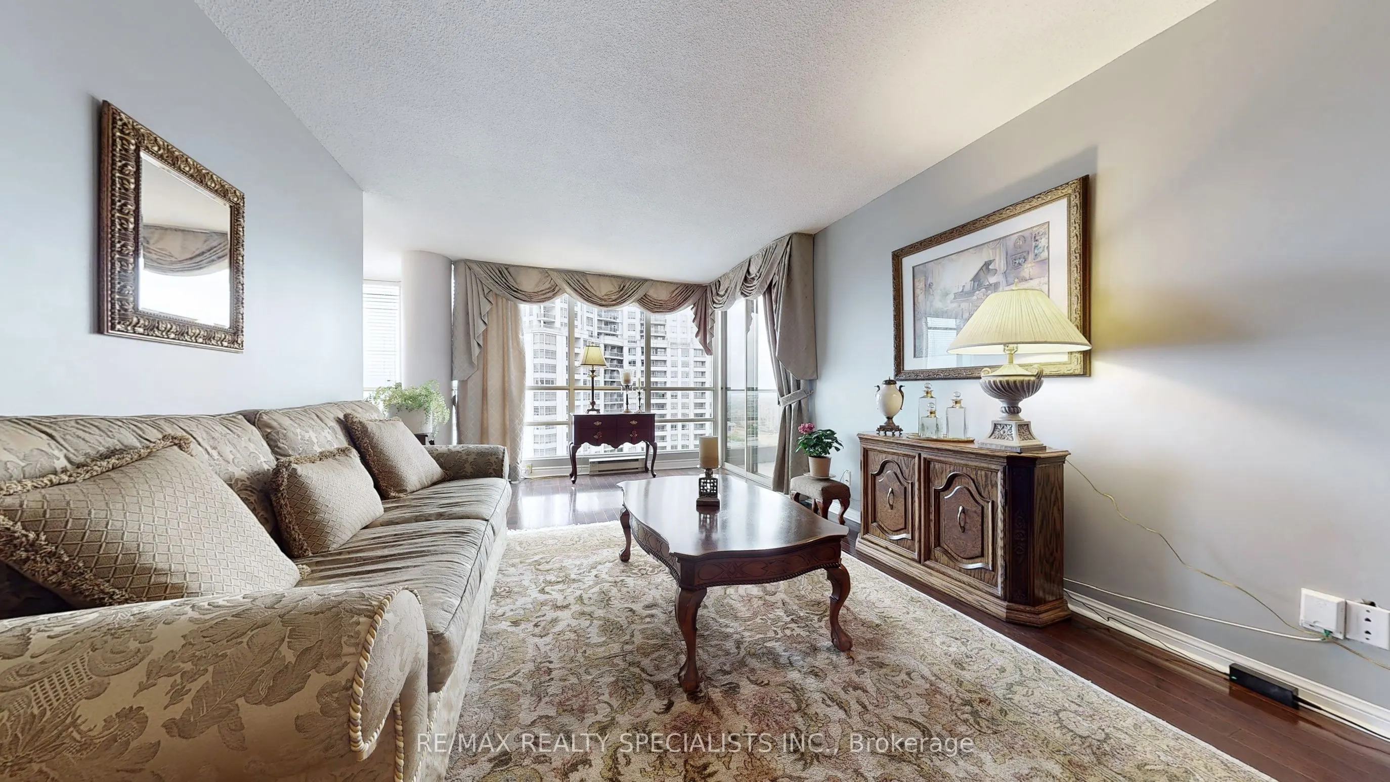 45 Kingsbridge Garden Circle, #2008
