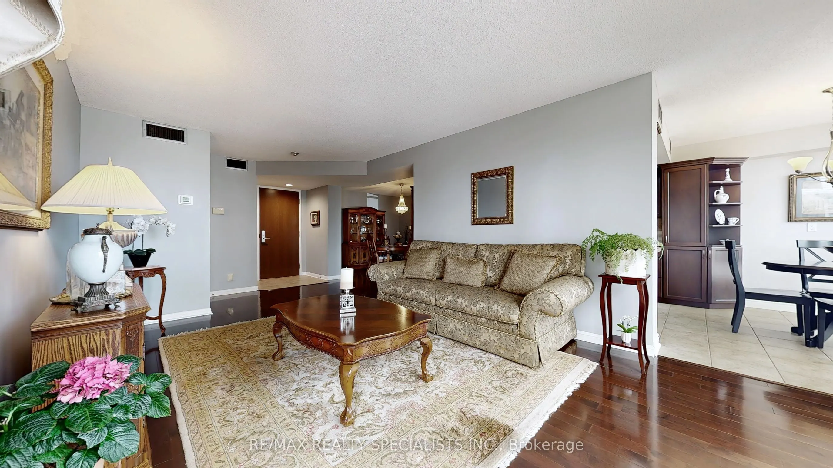 45 Kingsbridge Garden Circle, #2008
