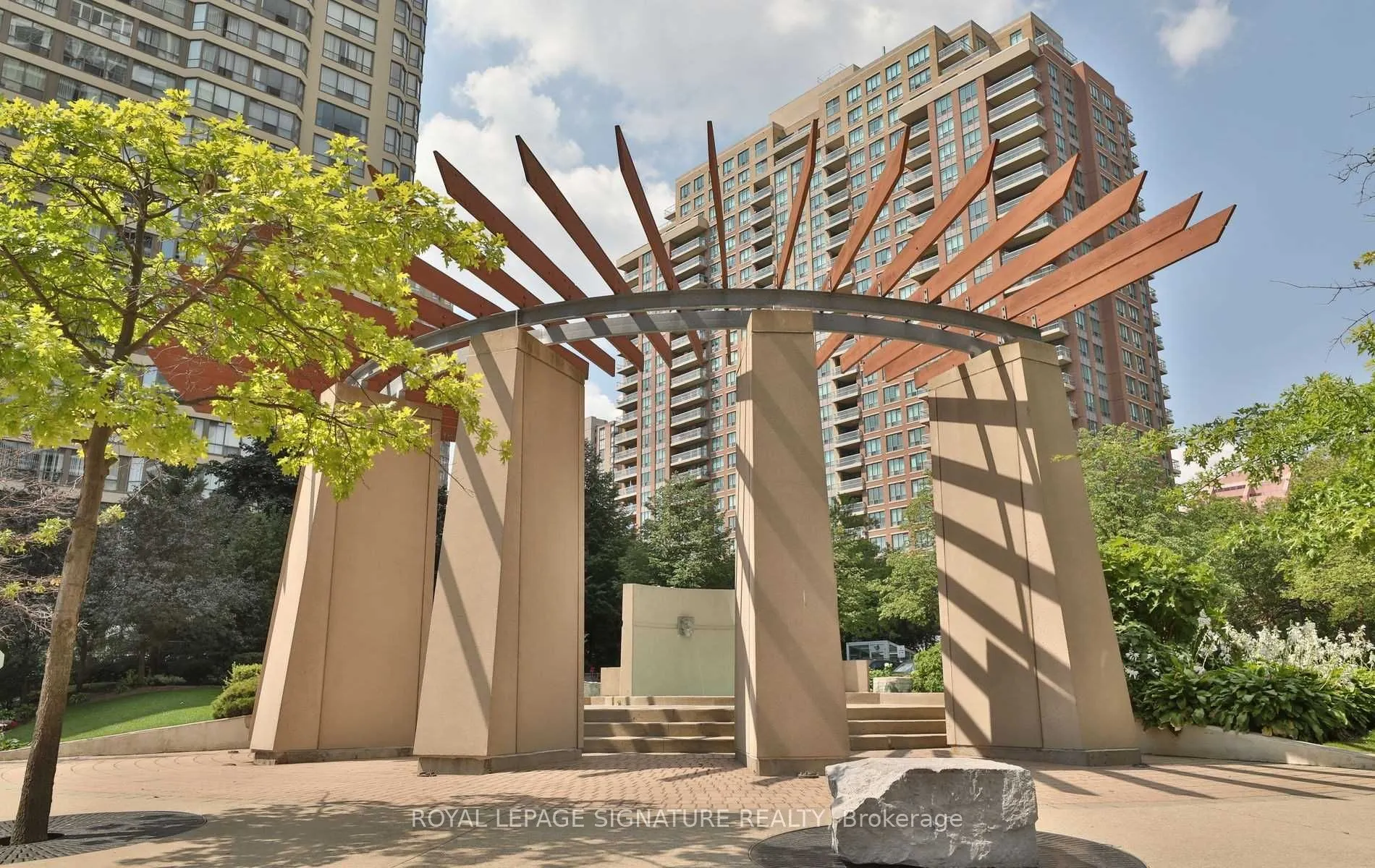 1 Elm Drive W, #1605