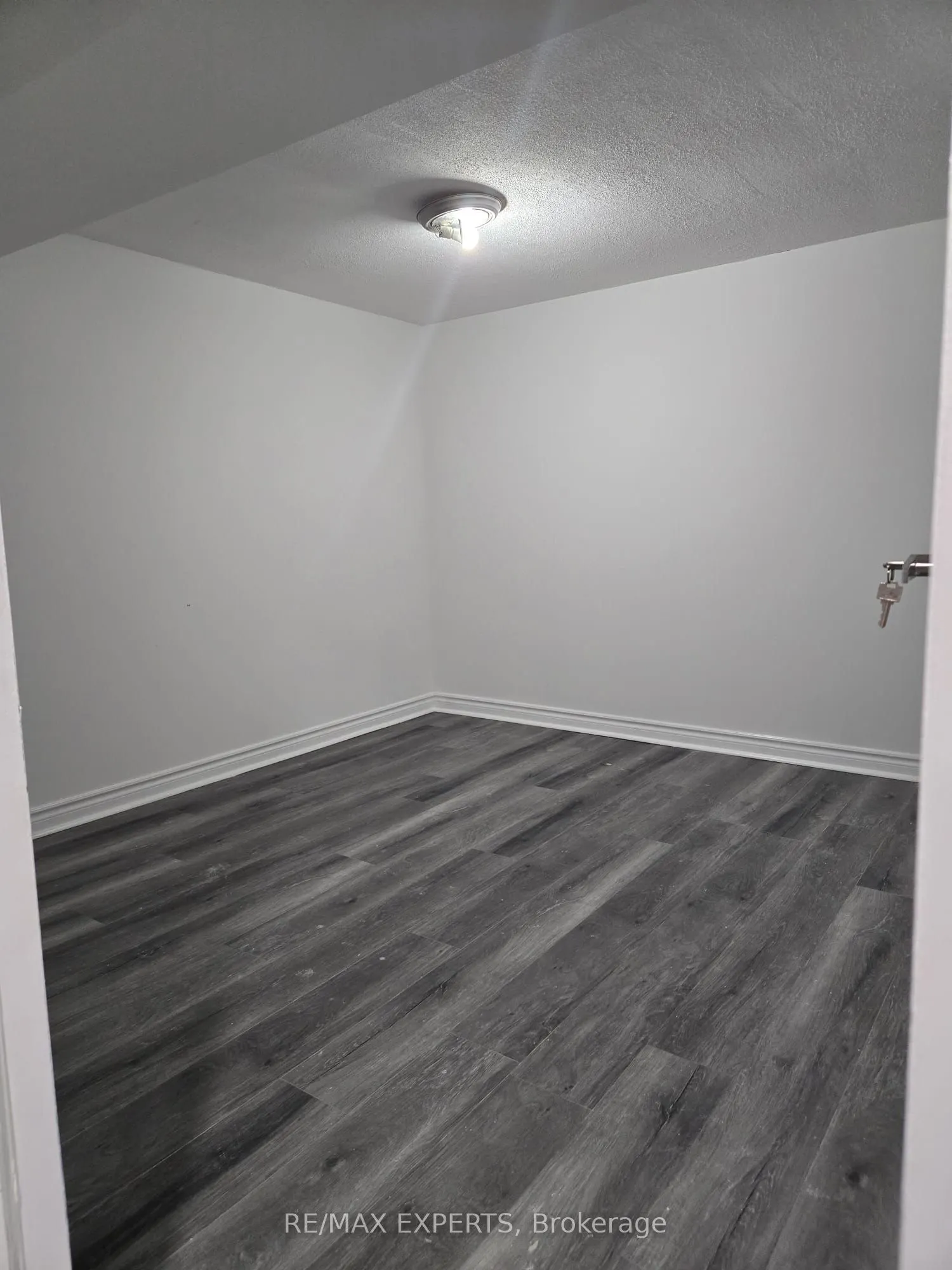 3170 Mallbridge Crescent, #BASEMENT