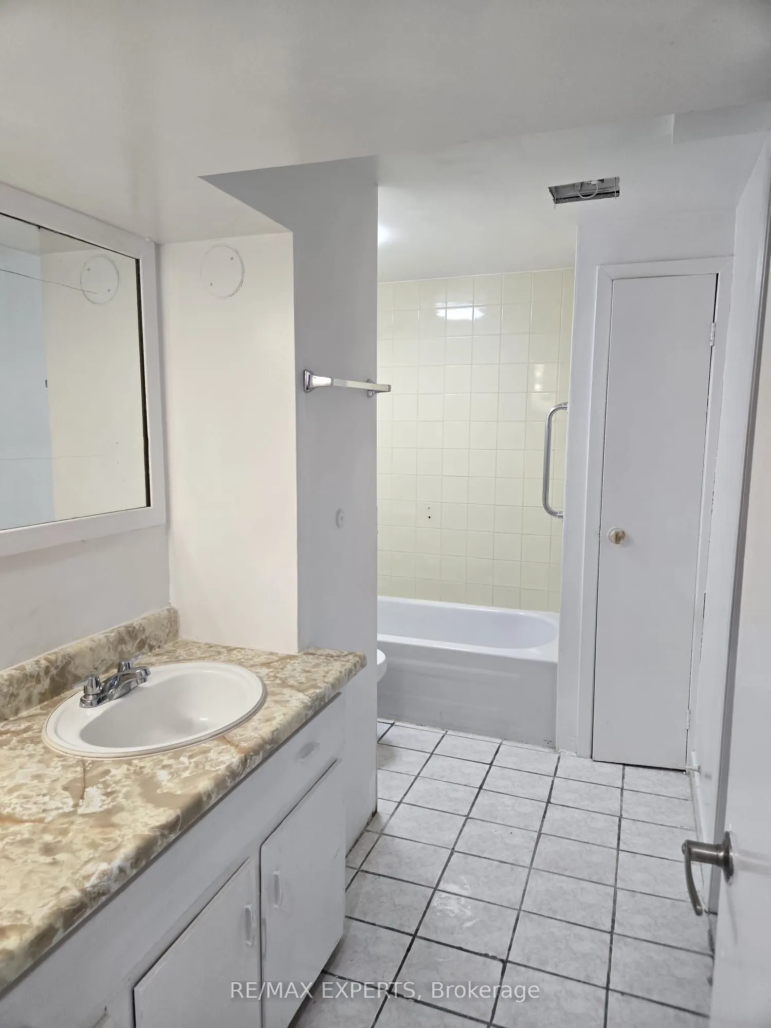 3170 Mallbridge Crescent, #BASEMENT