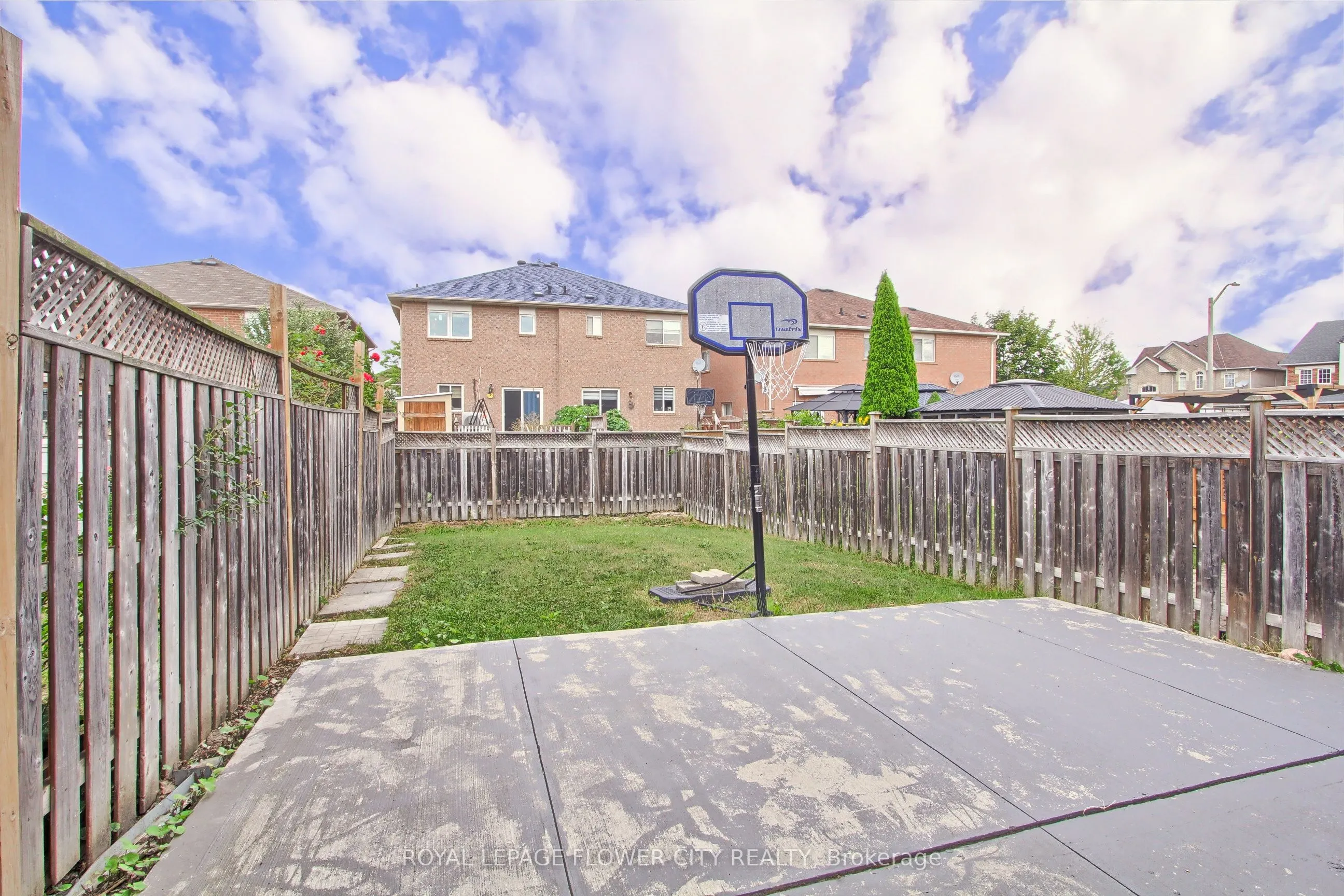 6 Studebaker Trail