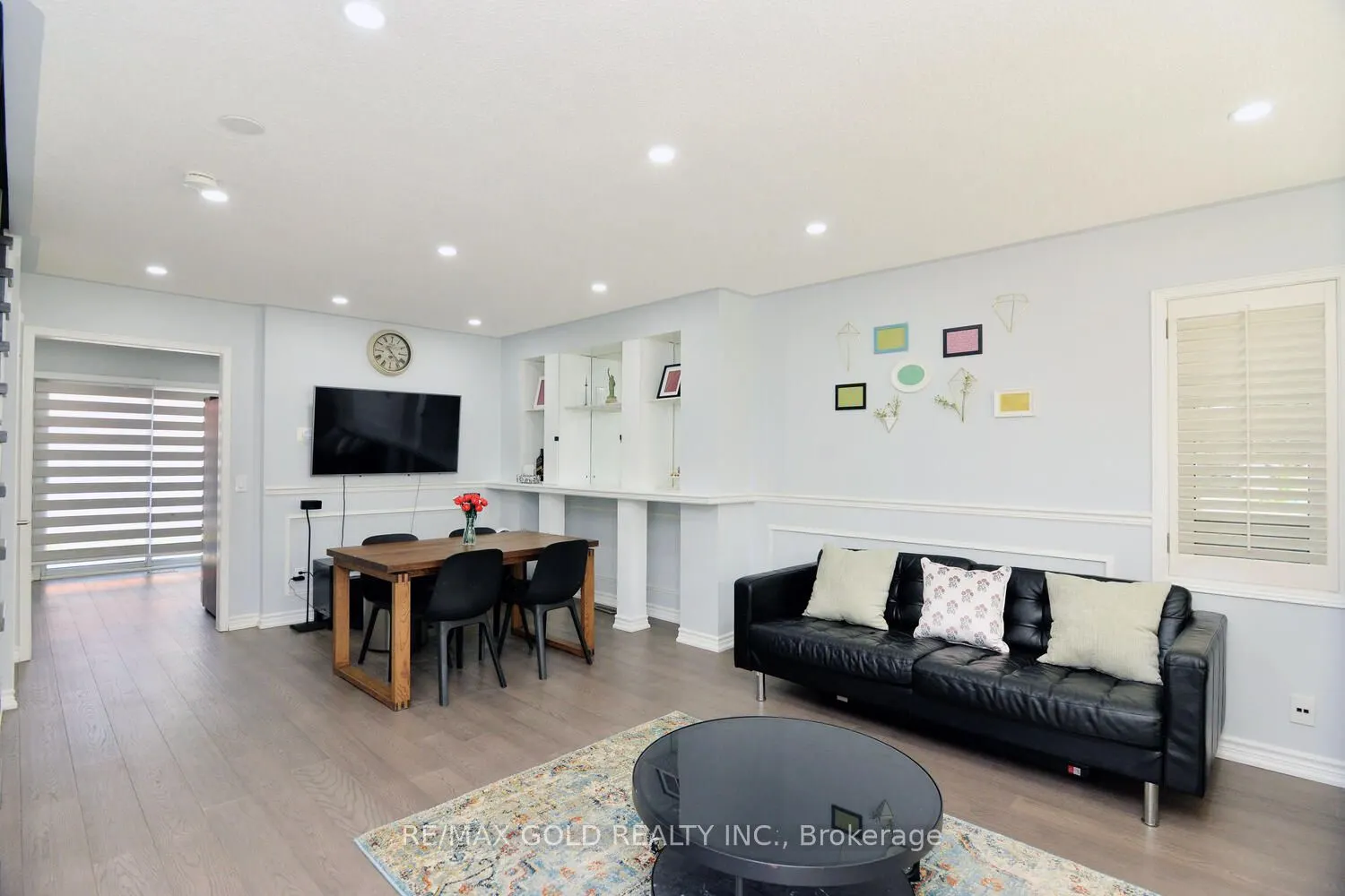 7 Lofty Pines Place