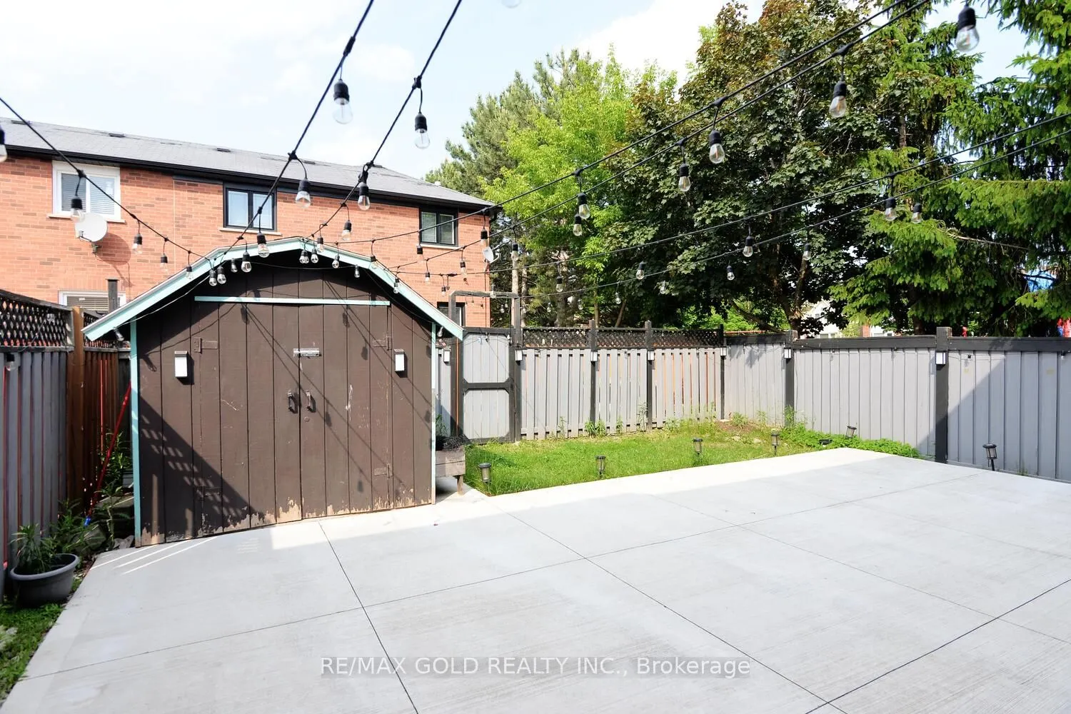 7 Lofty Pines Place