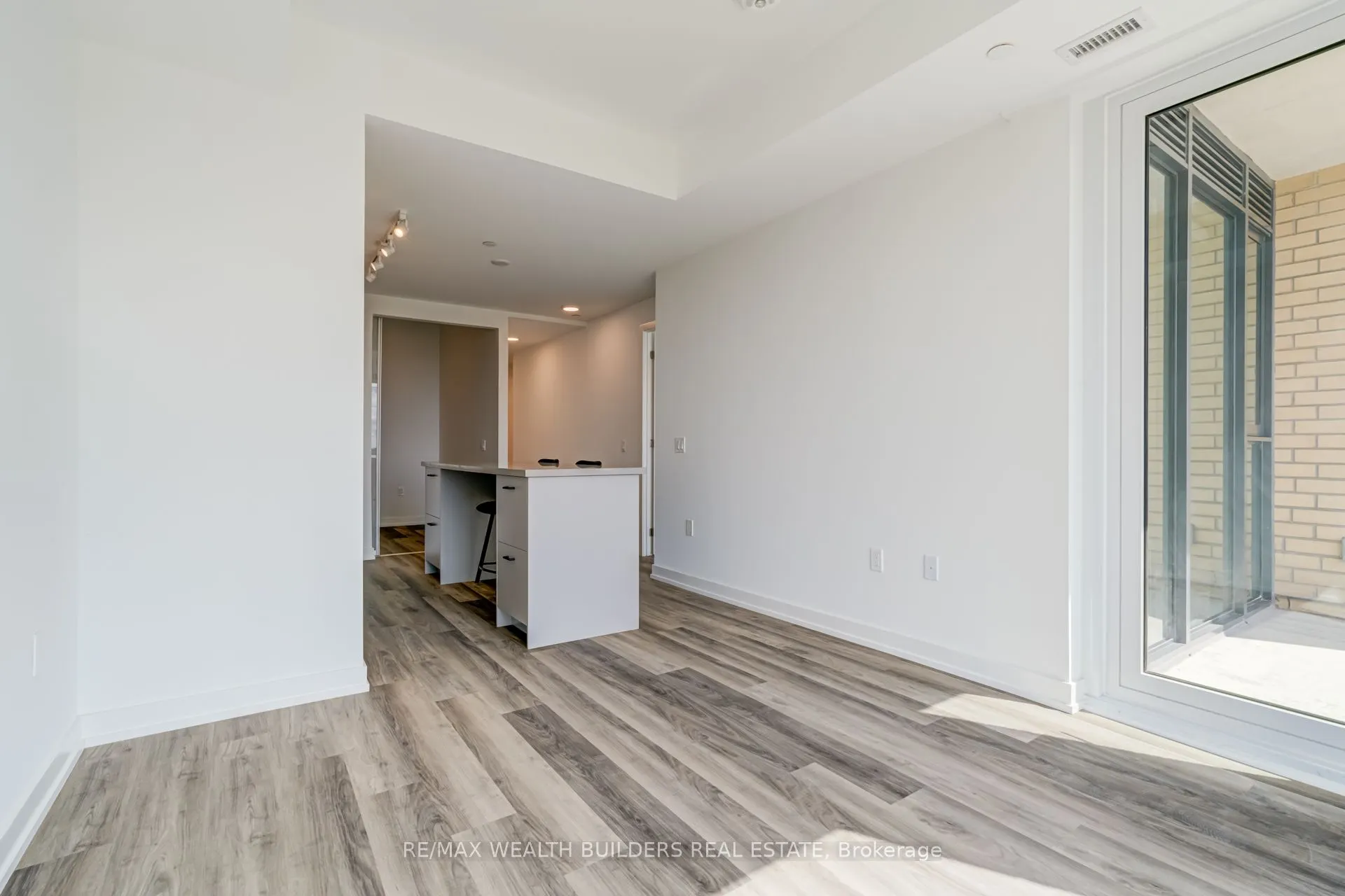 6 Chartwell Road, #412
