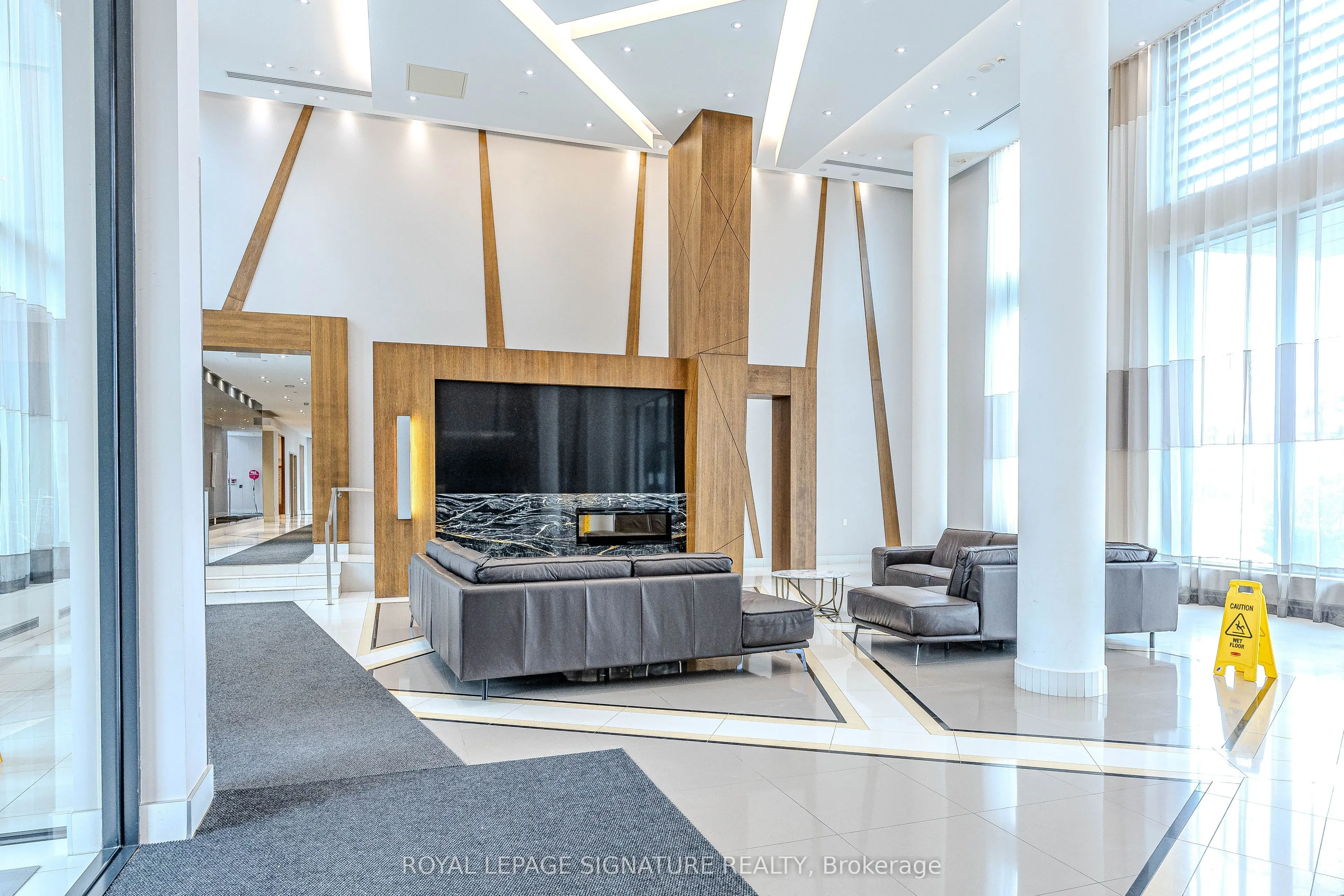 55 Eglinton Avenue W, #408