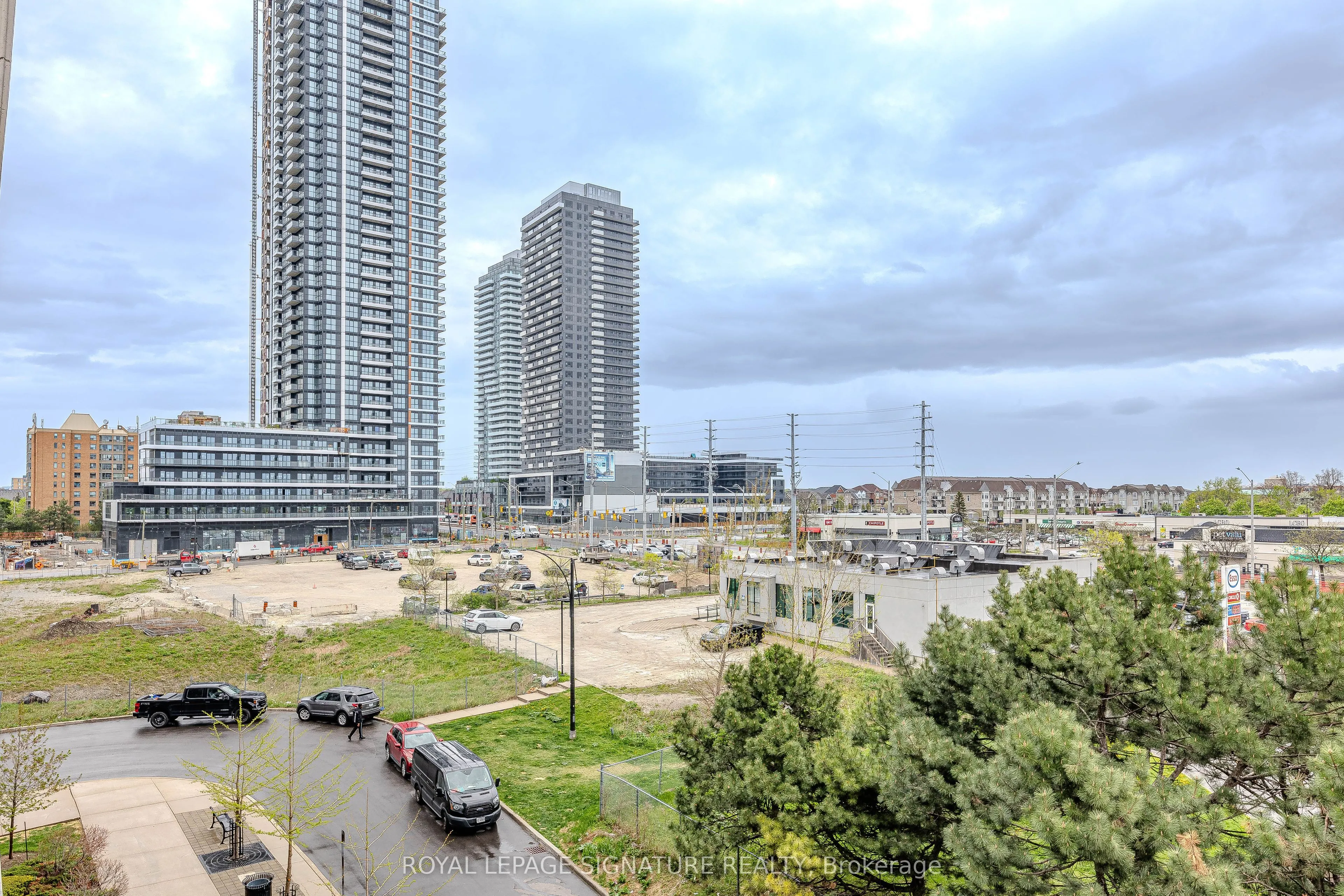 55 Eglinton Avenue W, #408