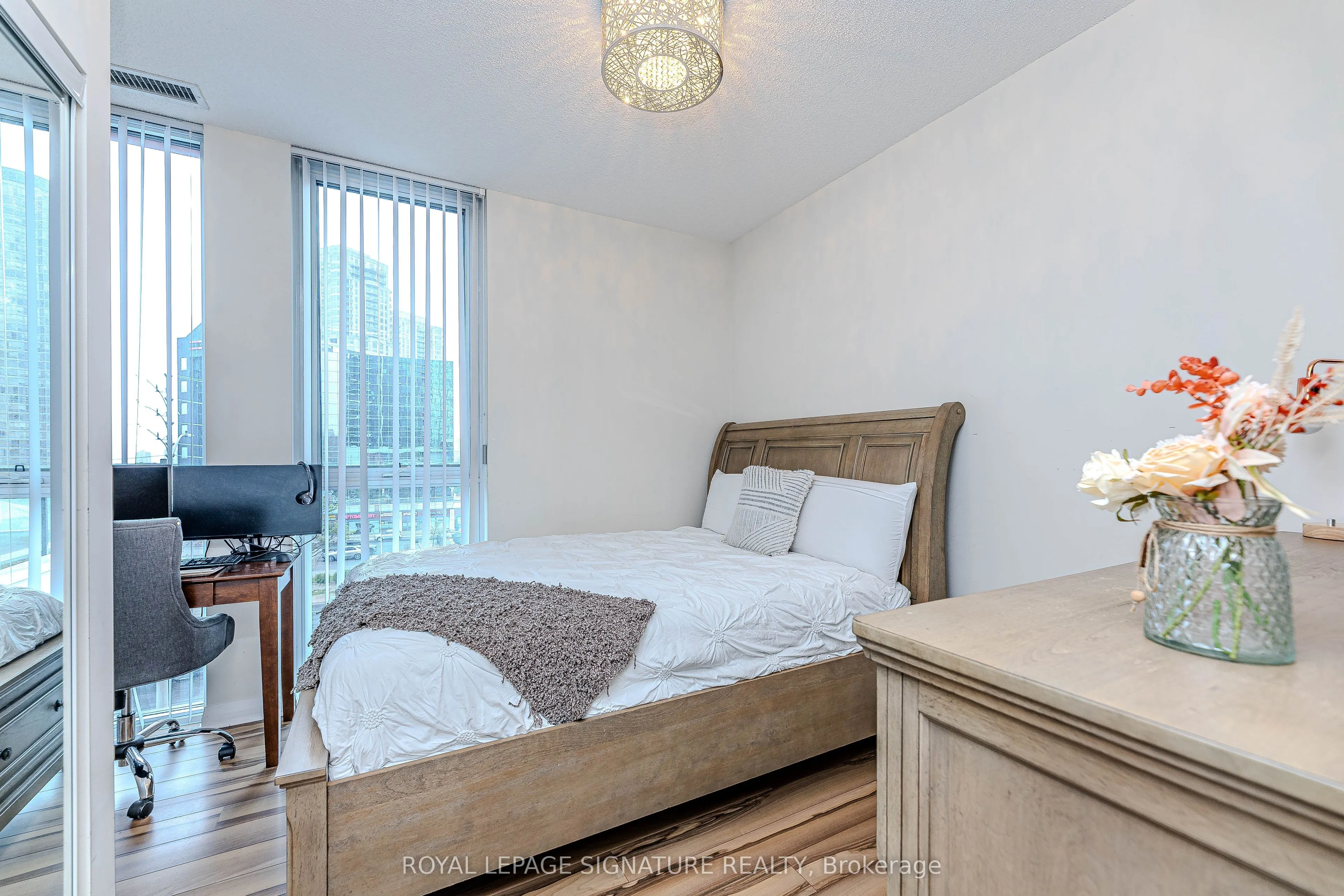 55 Eglinton Avenue W, #408