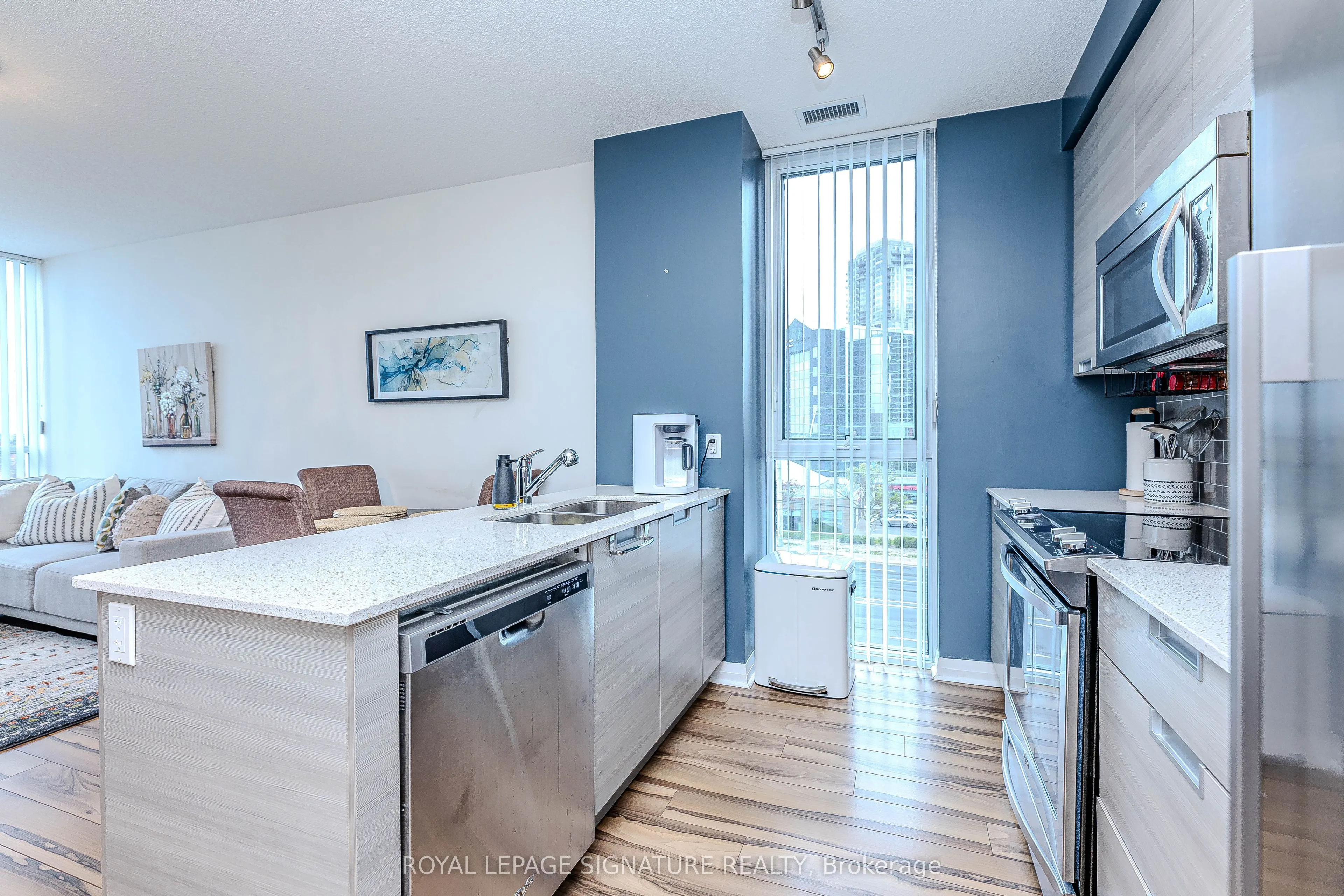 55 Eglinton Avenue W, #408