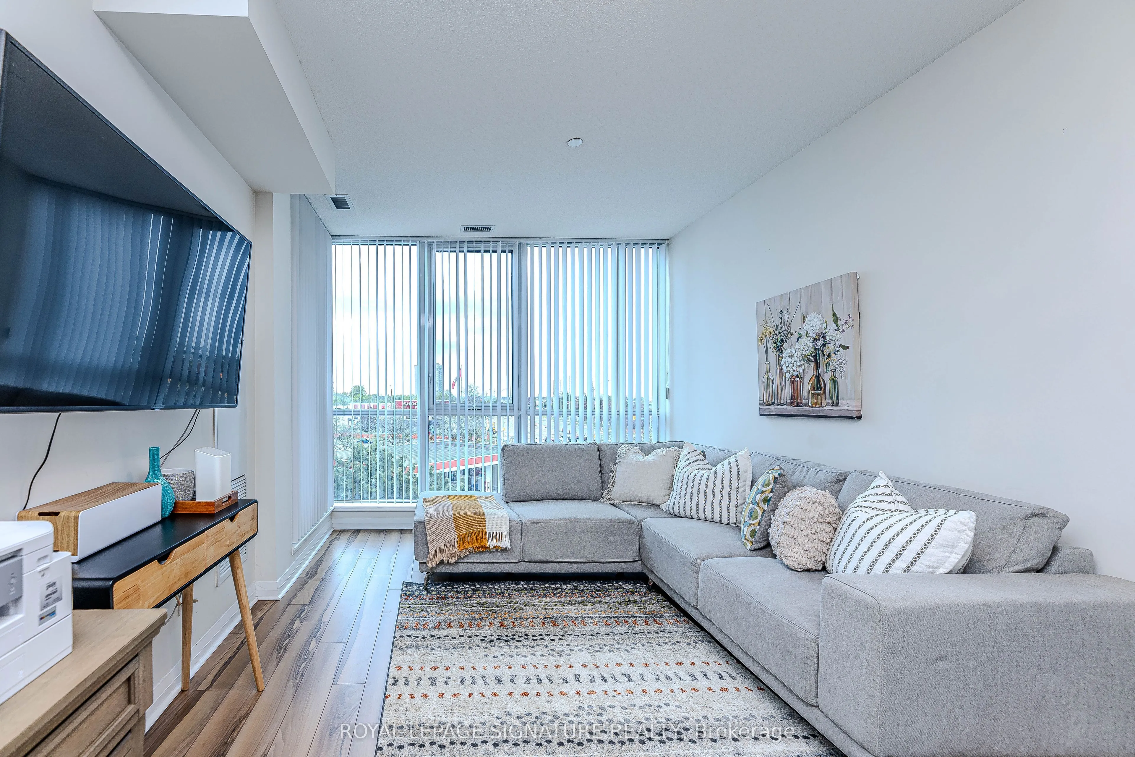55 Eglinton Avenue W, #408