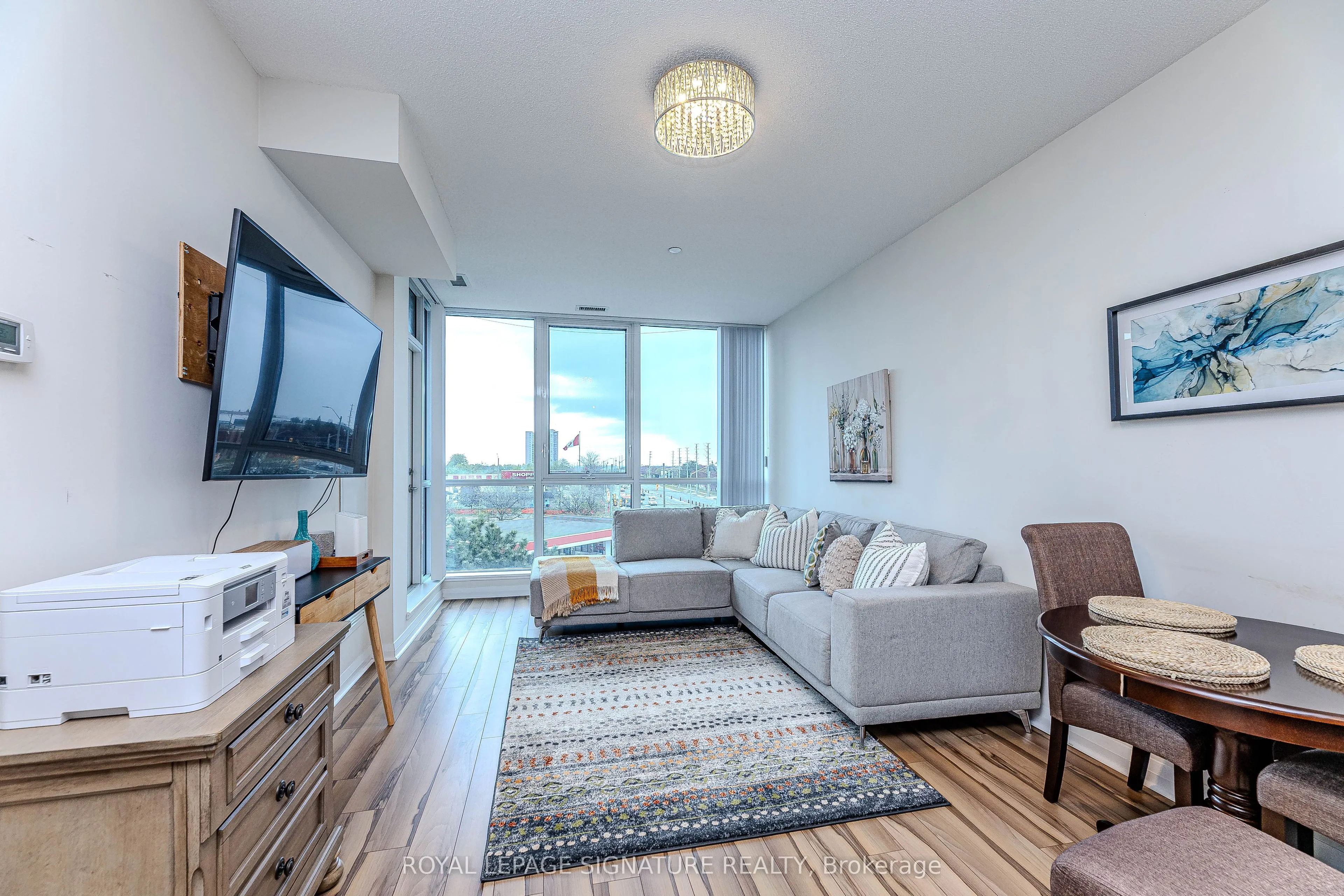 55 Eglinton Avenue W, #408